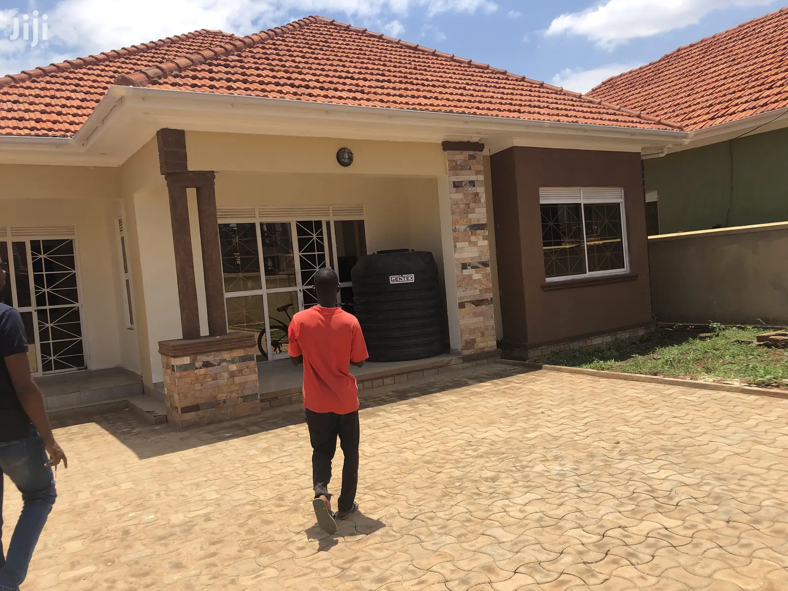Decent House in Kiira on Sell in Kampala