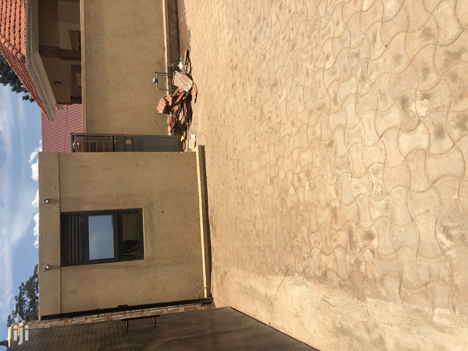 Decent House in Kiira on Sell in Kampala