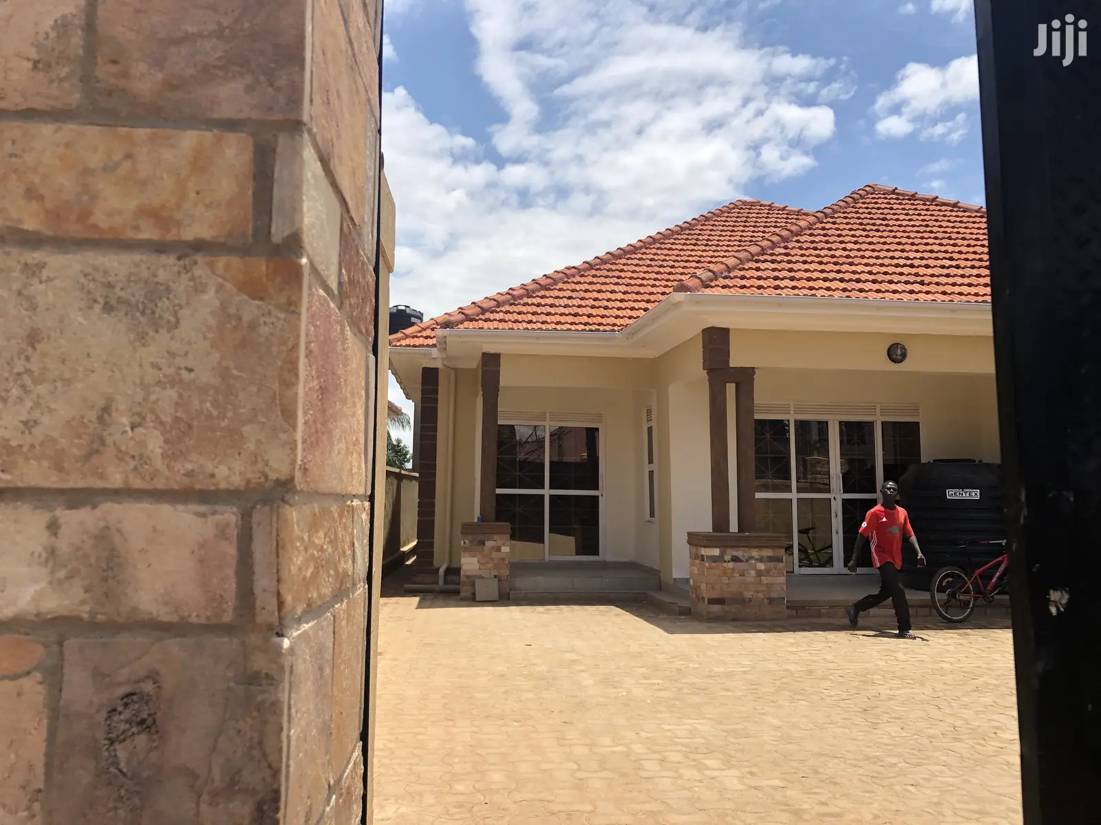 Decent House in Kiira on Sell in Kampala