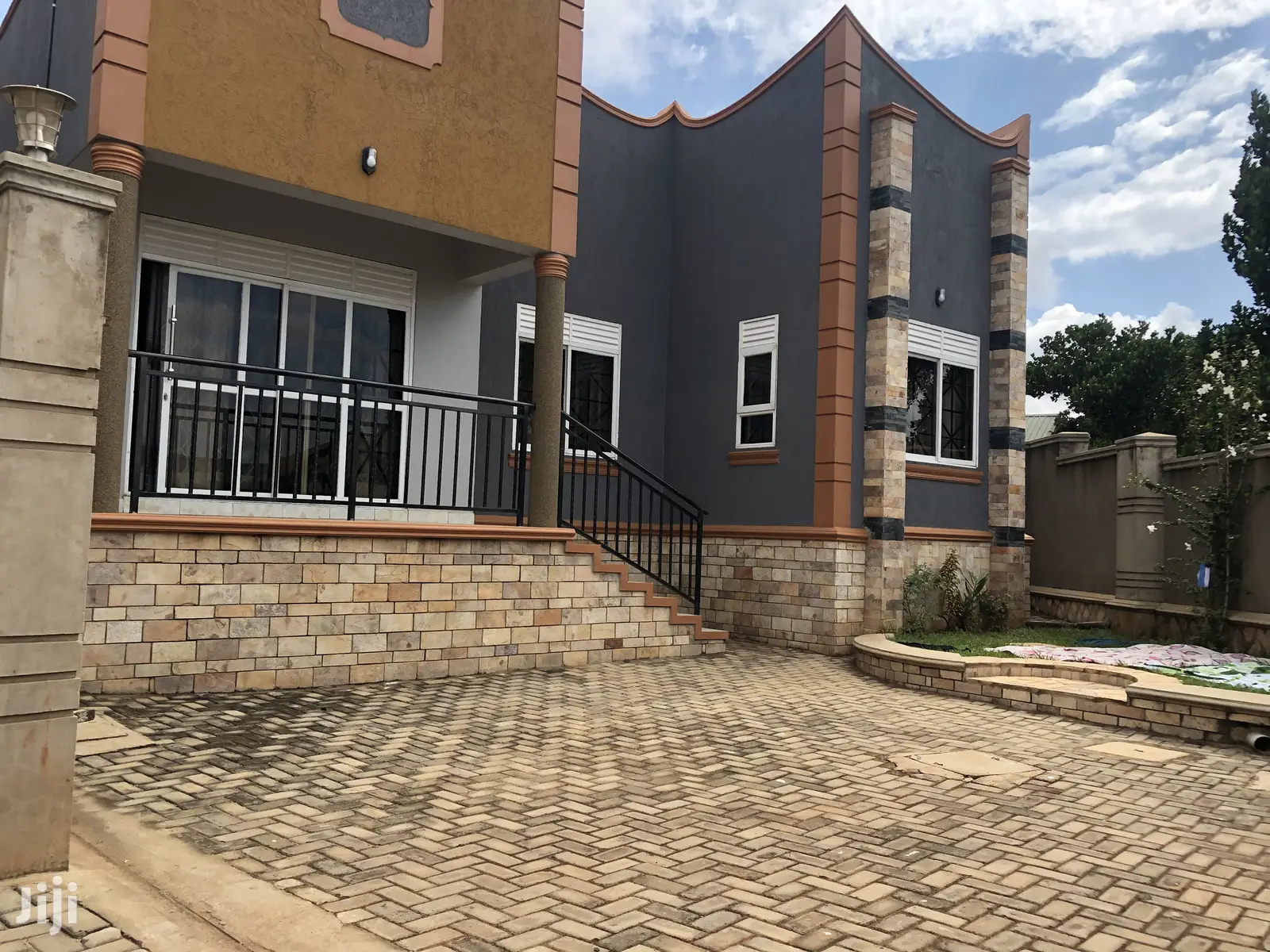 Town House in Najjera on Sell in Kampala