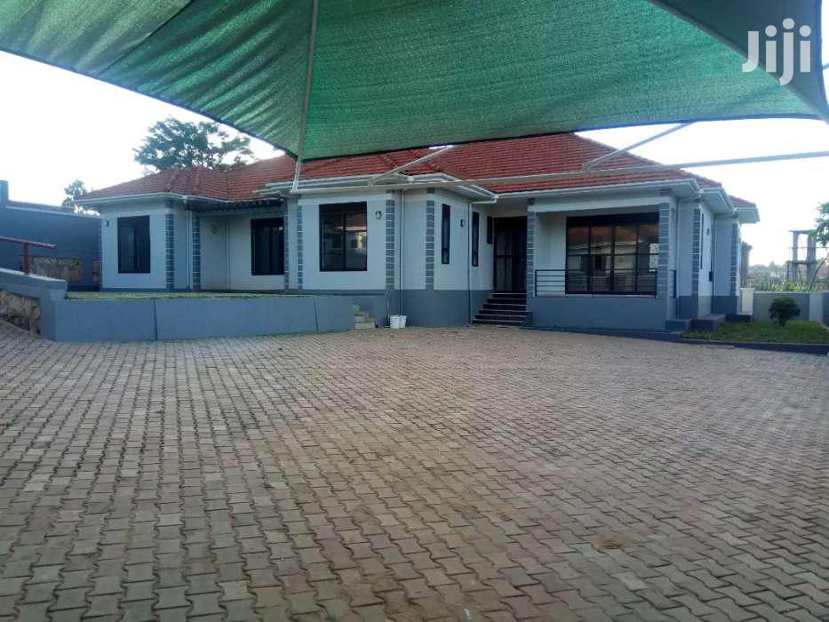 Kira Big Compound Nice Mansion For Sell in Kampala