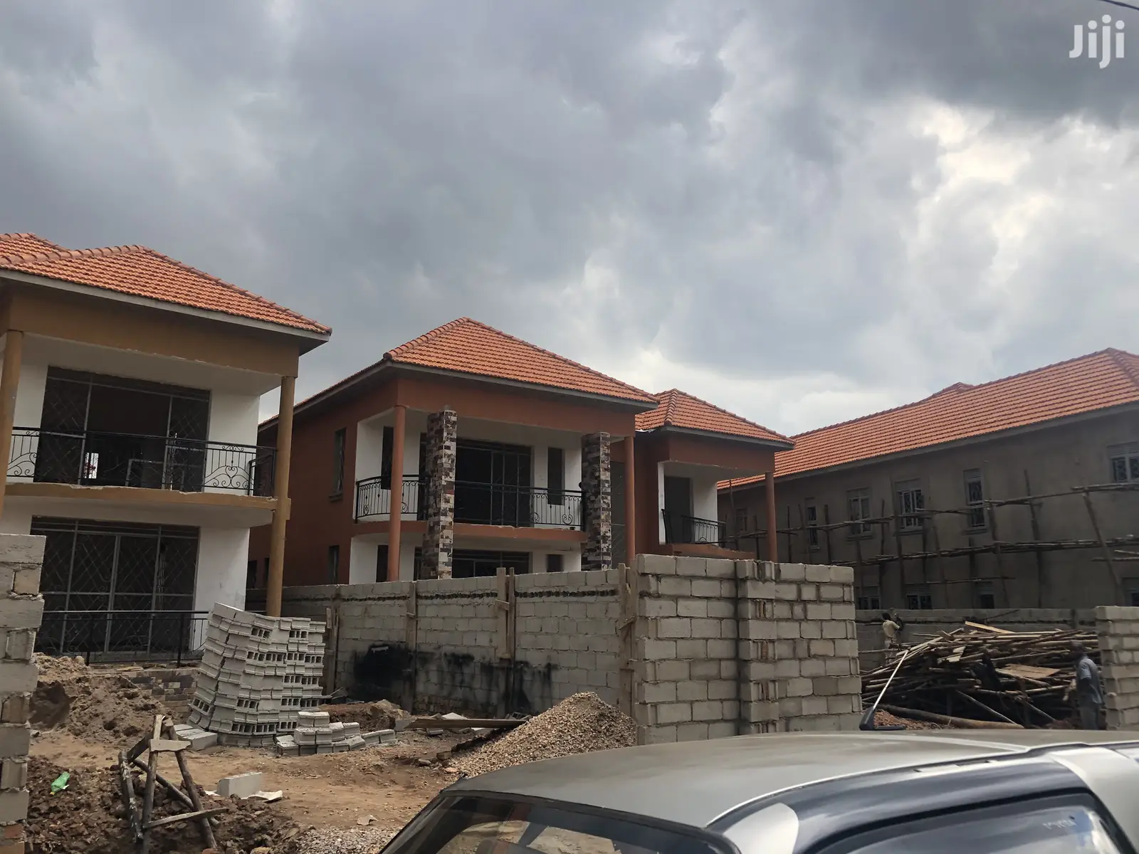 Kira 6 Bedrooms Storeyed House on Sell in Kampala