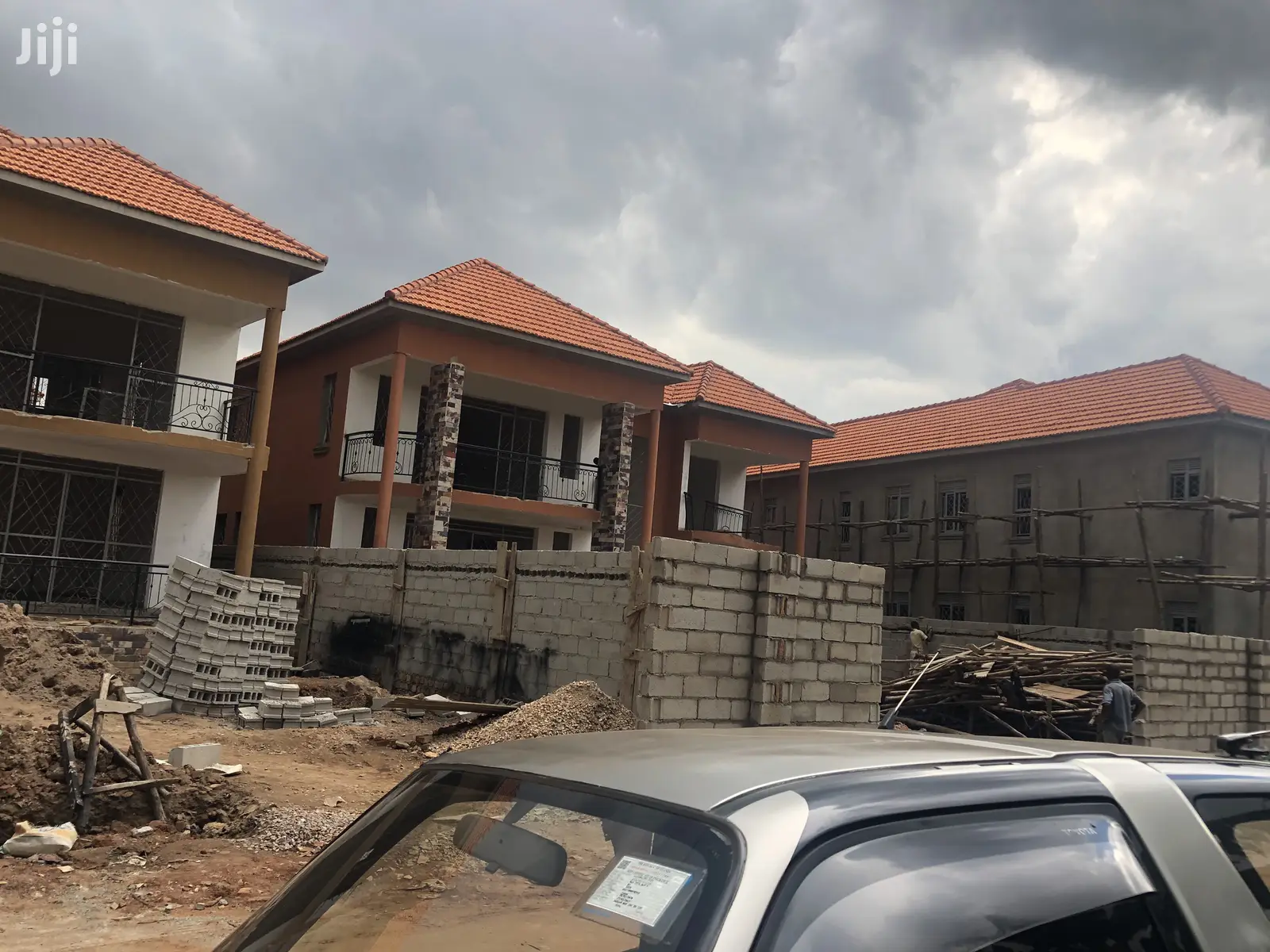 Kira 6 Bedrooms Storeyed House on Sell in Kampala