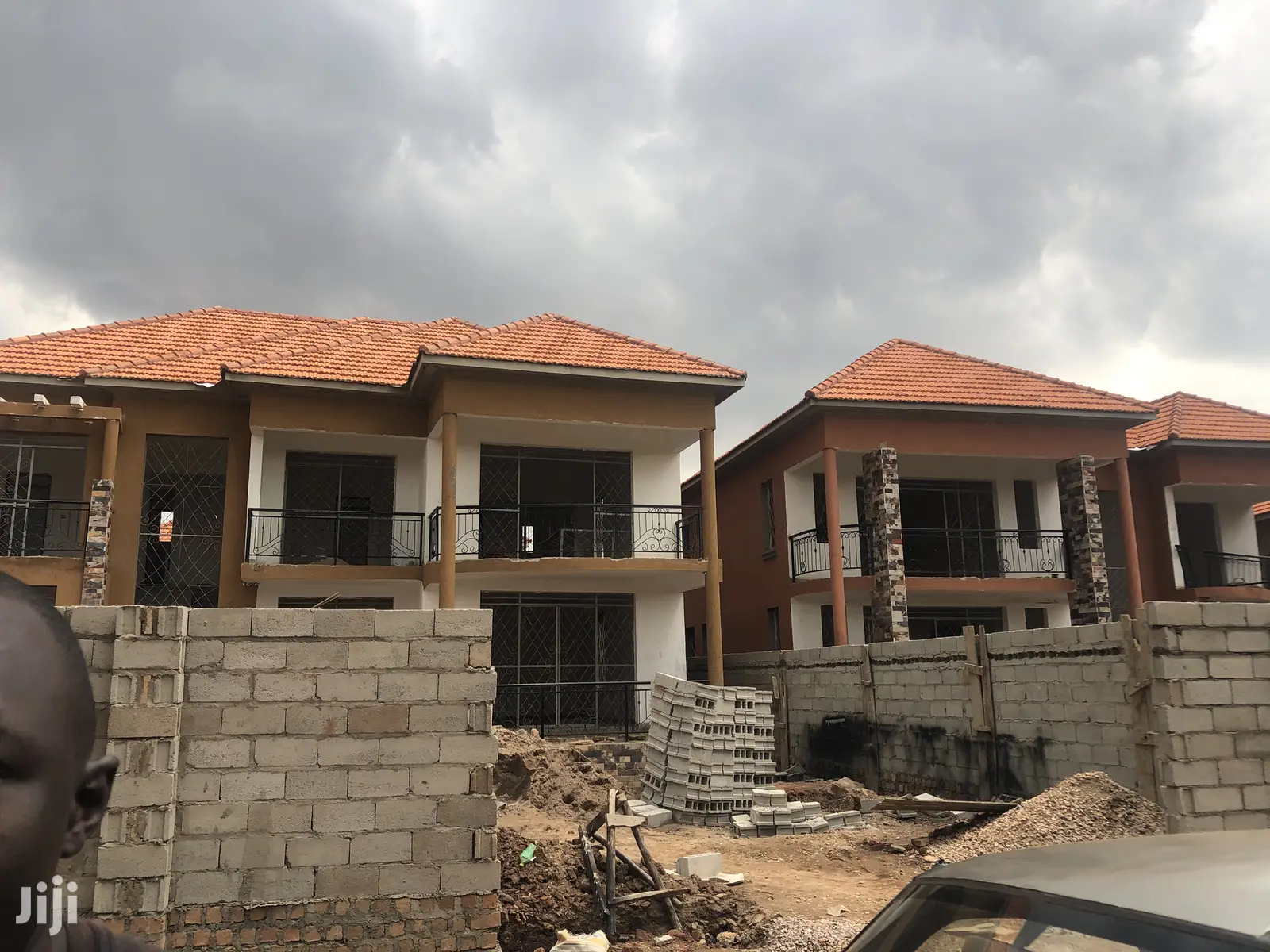 Kira 6 Bedrooms Storeyed House on Sell in Kampala