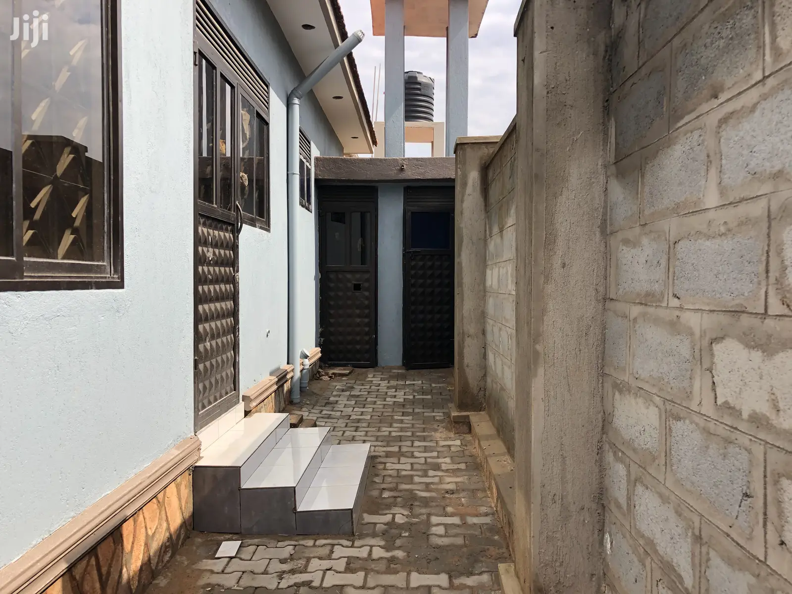 Kira Grand Posh House on Sell in Kampala