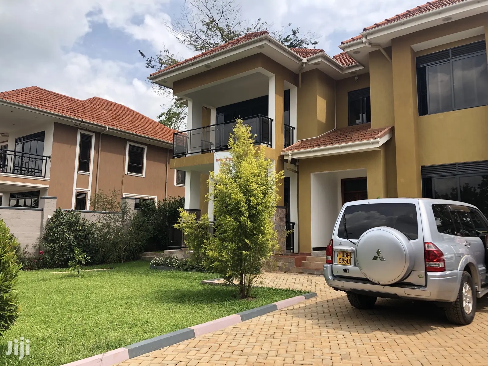 Munyonyo Classy Mansion on Sell in Kampala