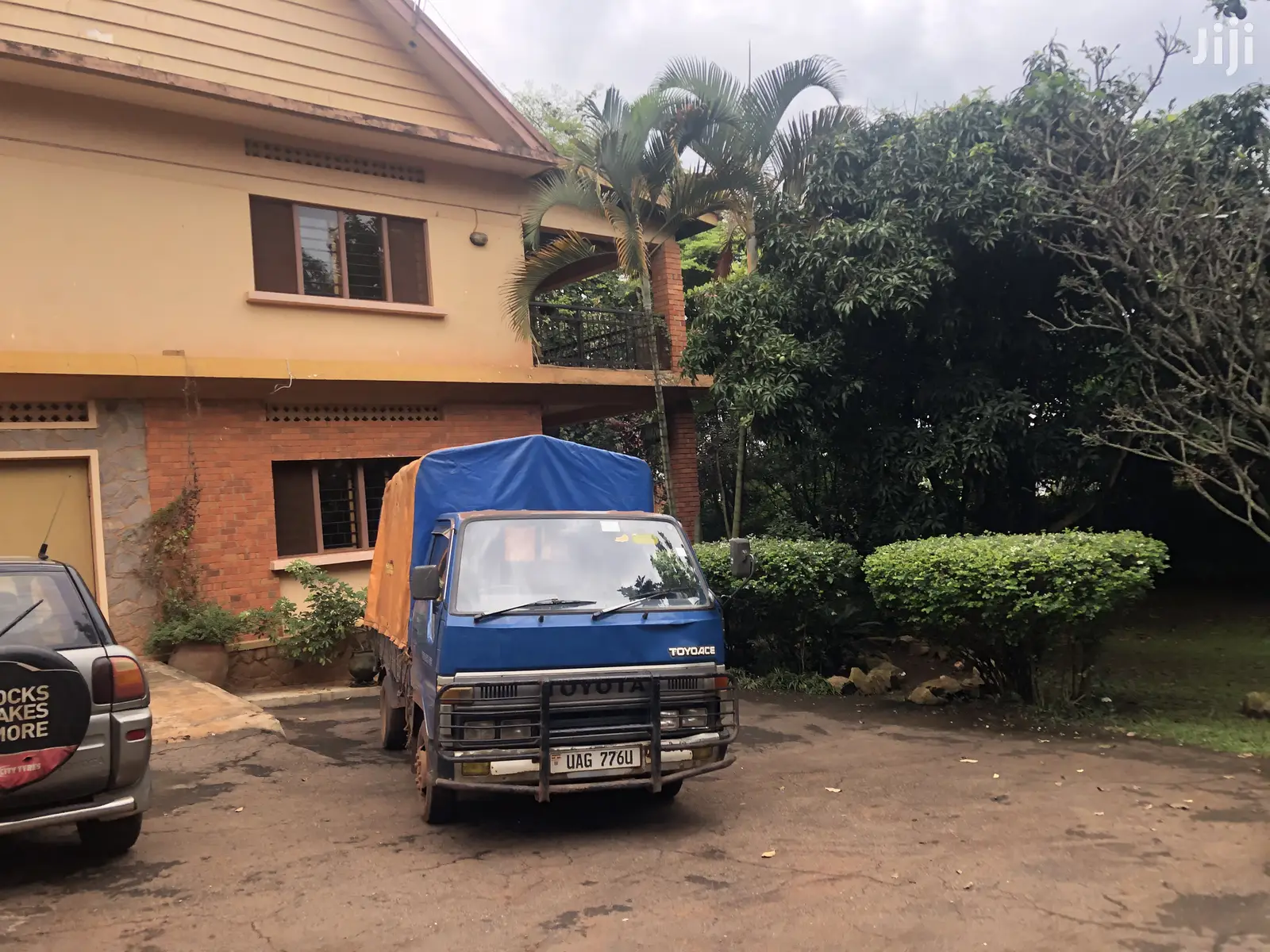 Muyenga European Style Mansion On Sell in Kampala