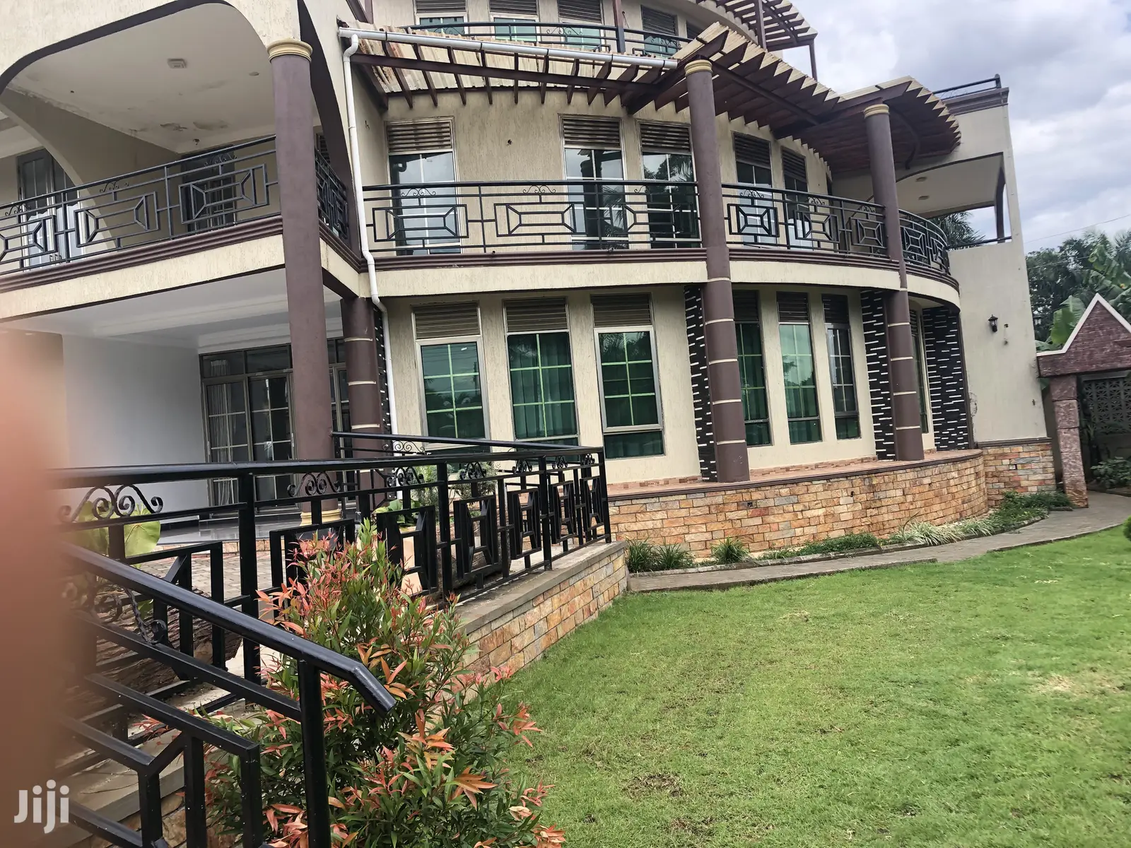 Munyonyo Bunga Lake View Mansion on Sell in Kampala