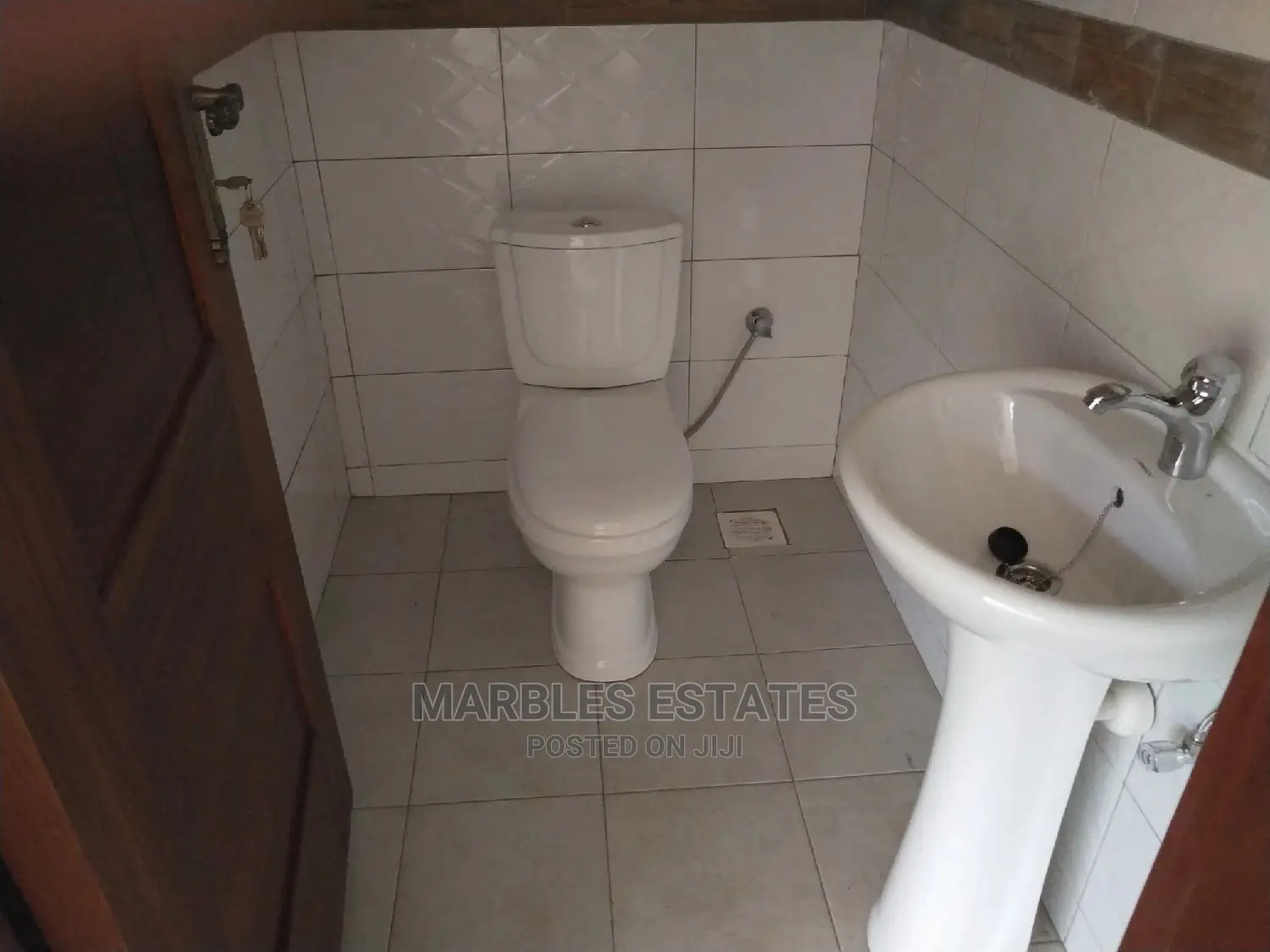 4 Bedrooms Nice House For Rent In Kololo Seated On One Acre in Kampala