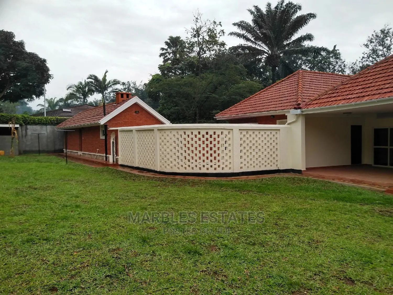 4 Bedrooms Nice House For Rent In Kololo Seated On One Acre in Kampala