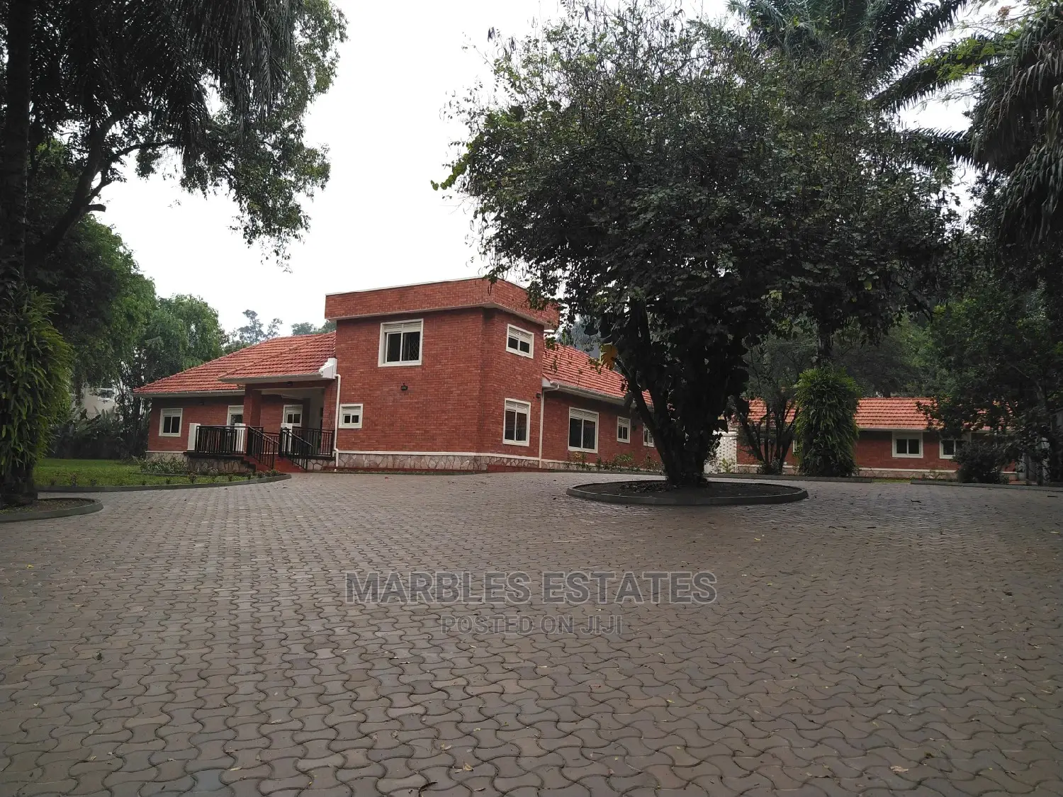 4 Bedrooms Nice House For Rent In Kololo Seated On One Acre in Kampala