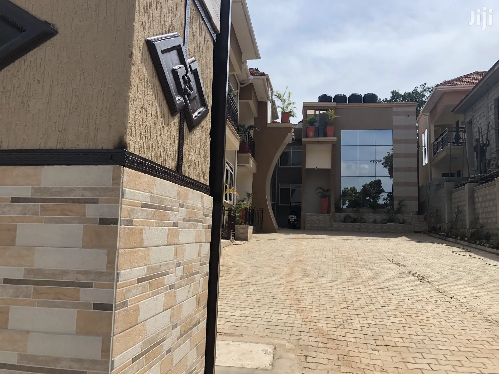 Pretty Apartments In Kisaasi For Sell in Kampala