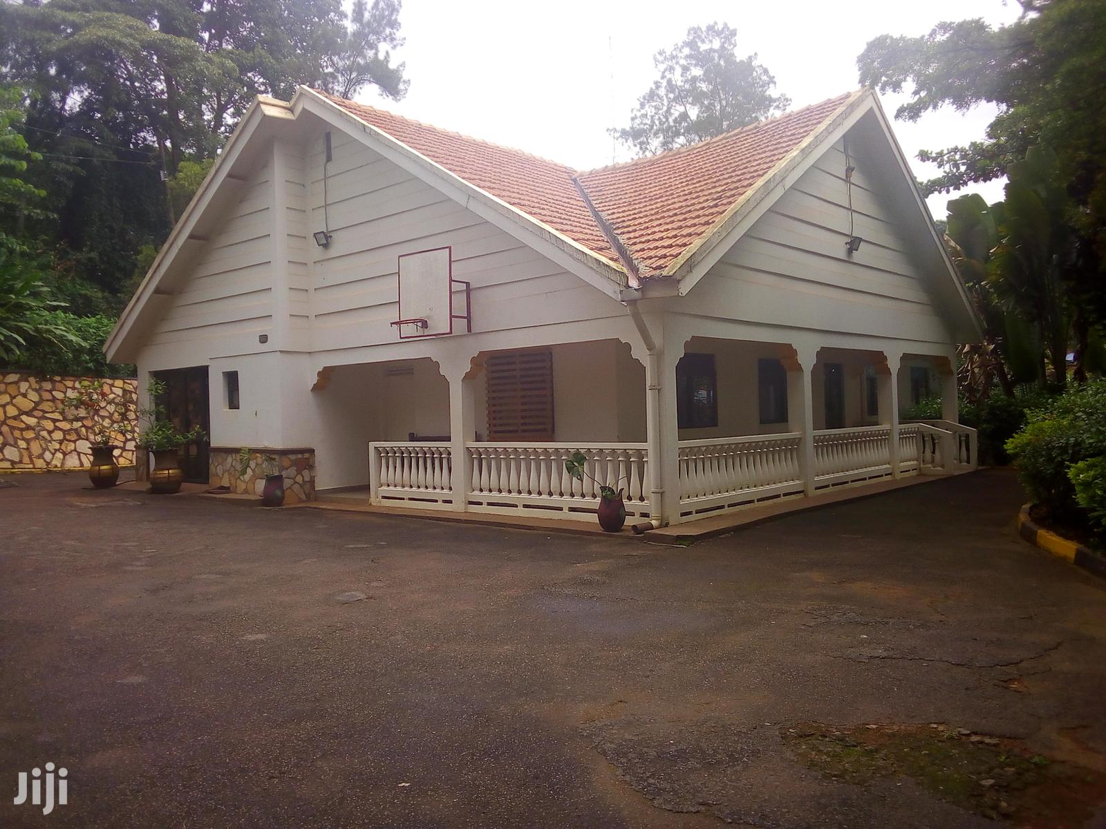 Five Bedroom House In Kololo For Rent in Kampala