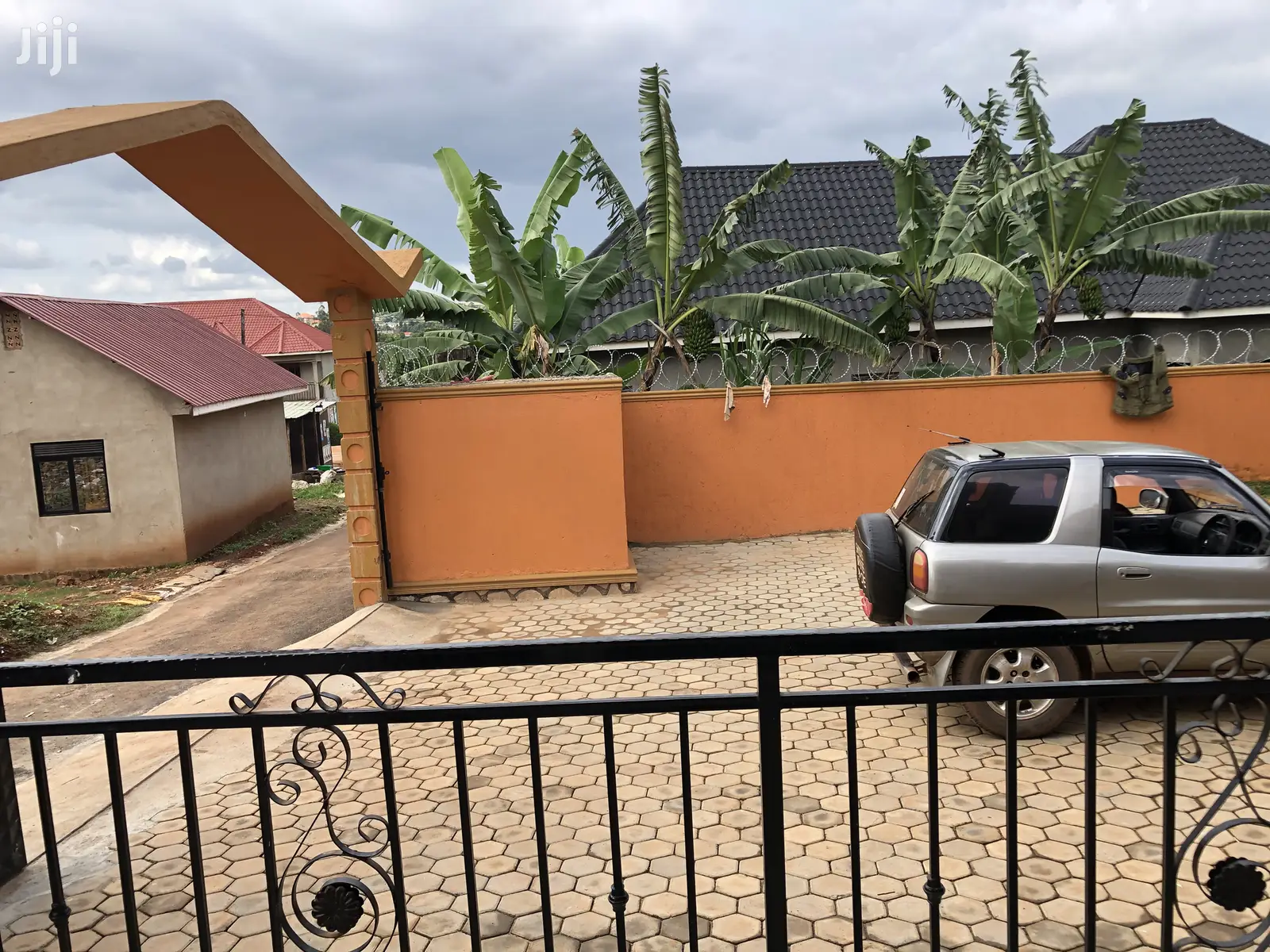 Mansionette in Kira With Tarmack Access on Sell in Kampala