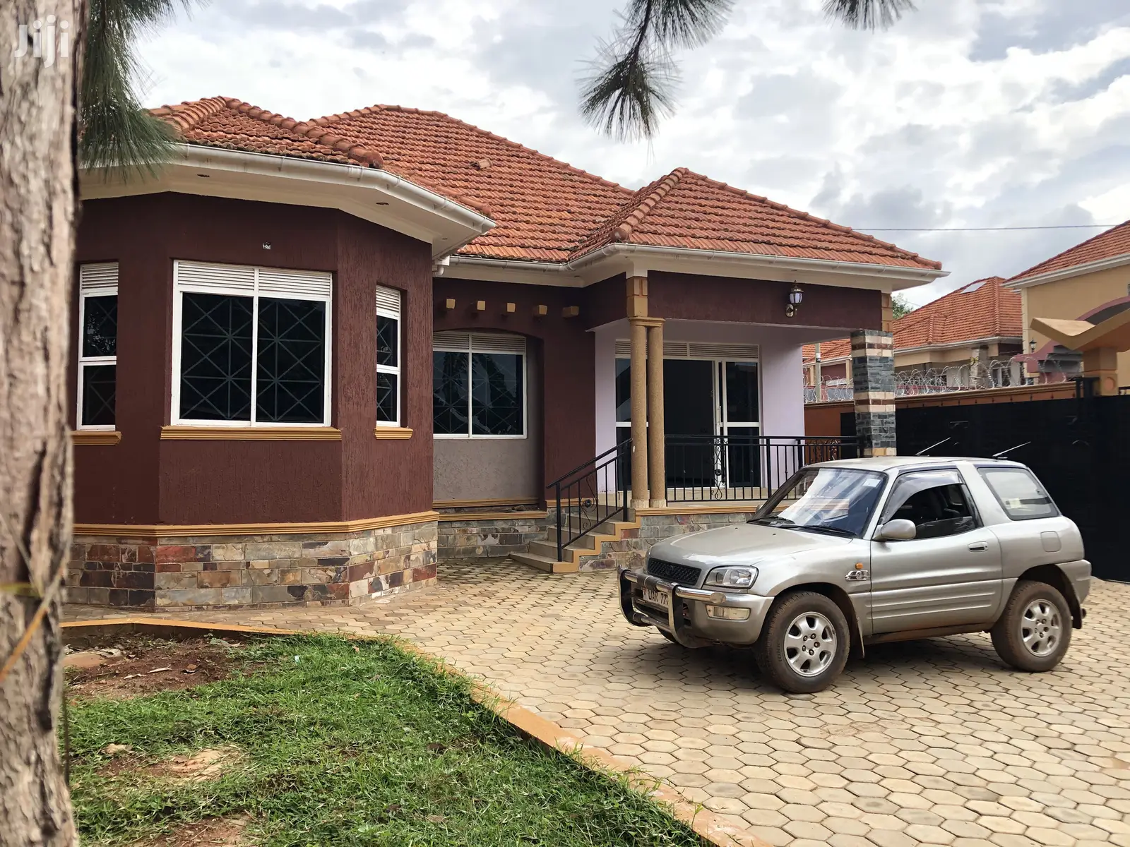 Mansionette in Kira With Tarmack Access on Sell in Kampala