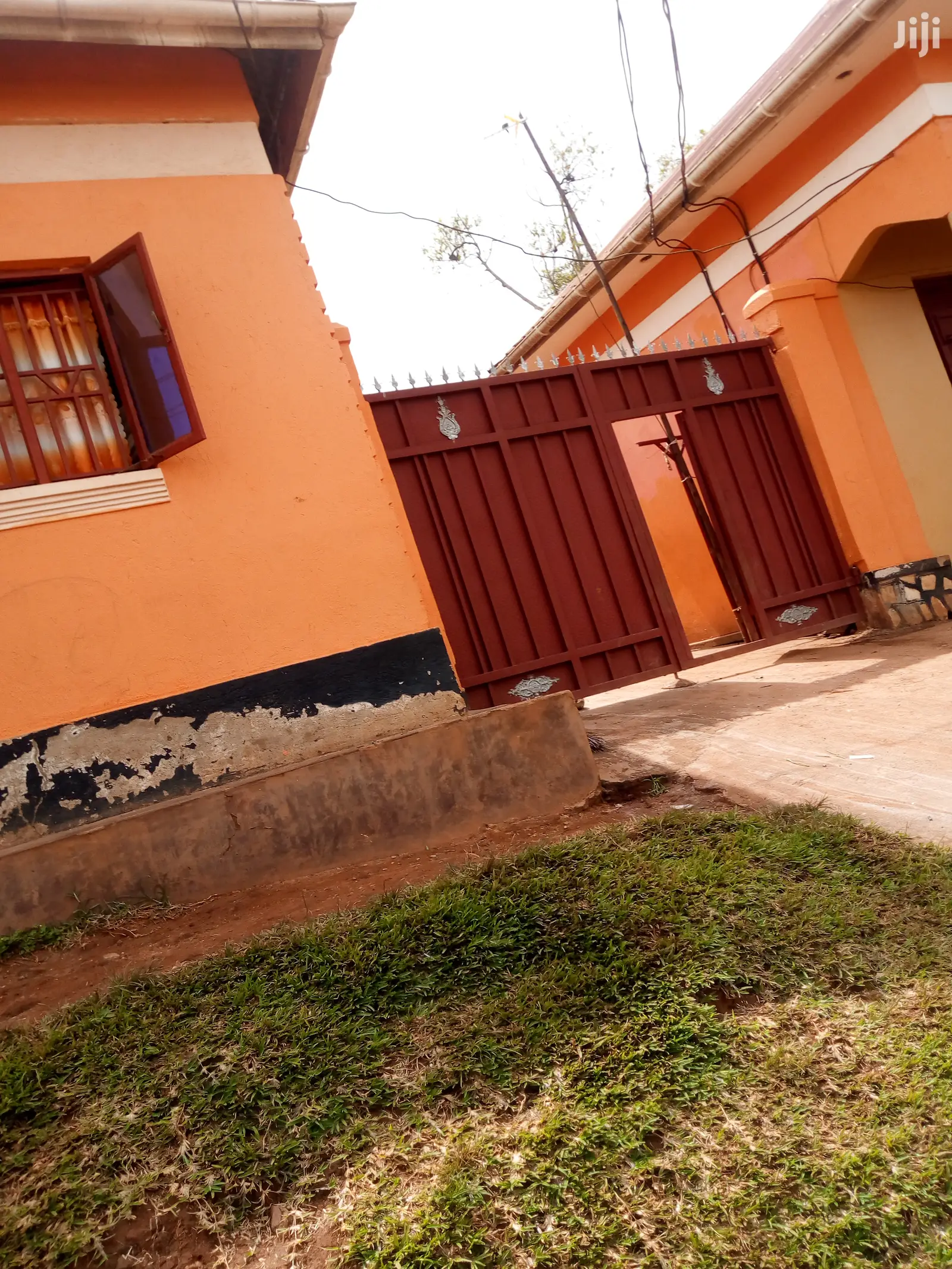 1bdrm House in Central Division for Rent in Central Division