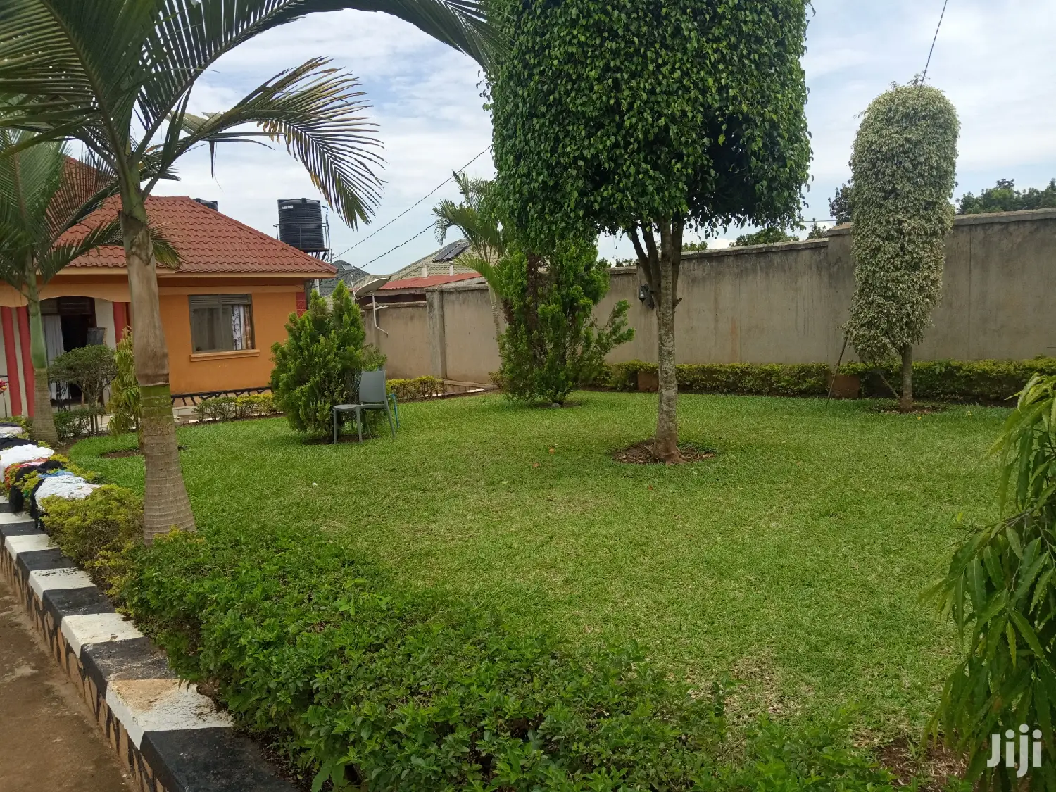 Sell, Namugongo Big Compound House in Kampala