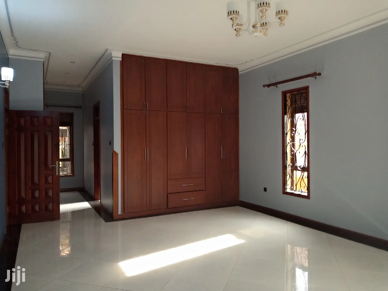 Mansion In Kira For Sell in Kampala