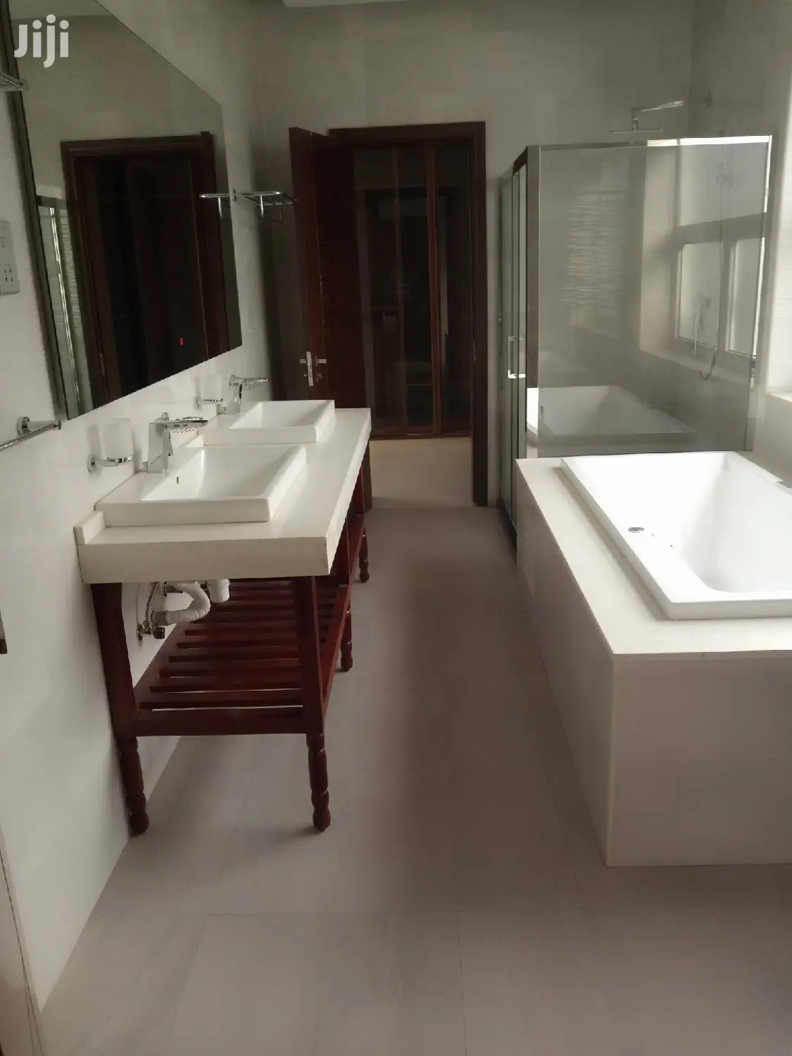 7 Bedroom Mansion In Munyonyo For Sale in Kampala
