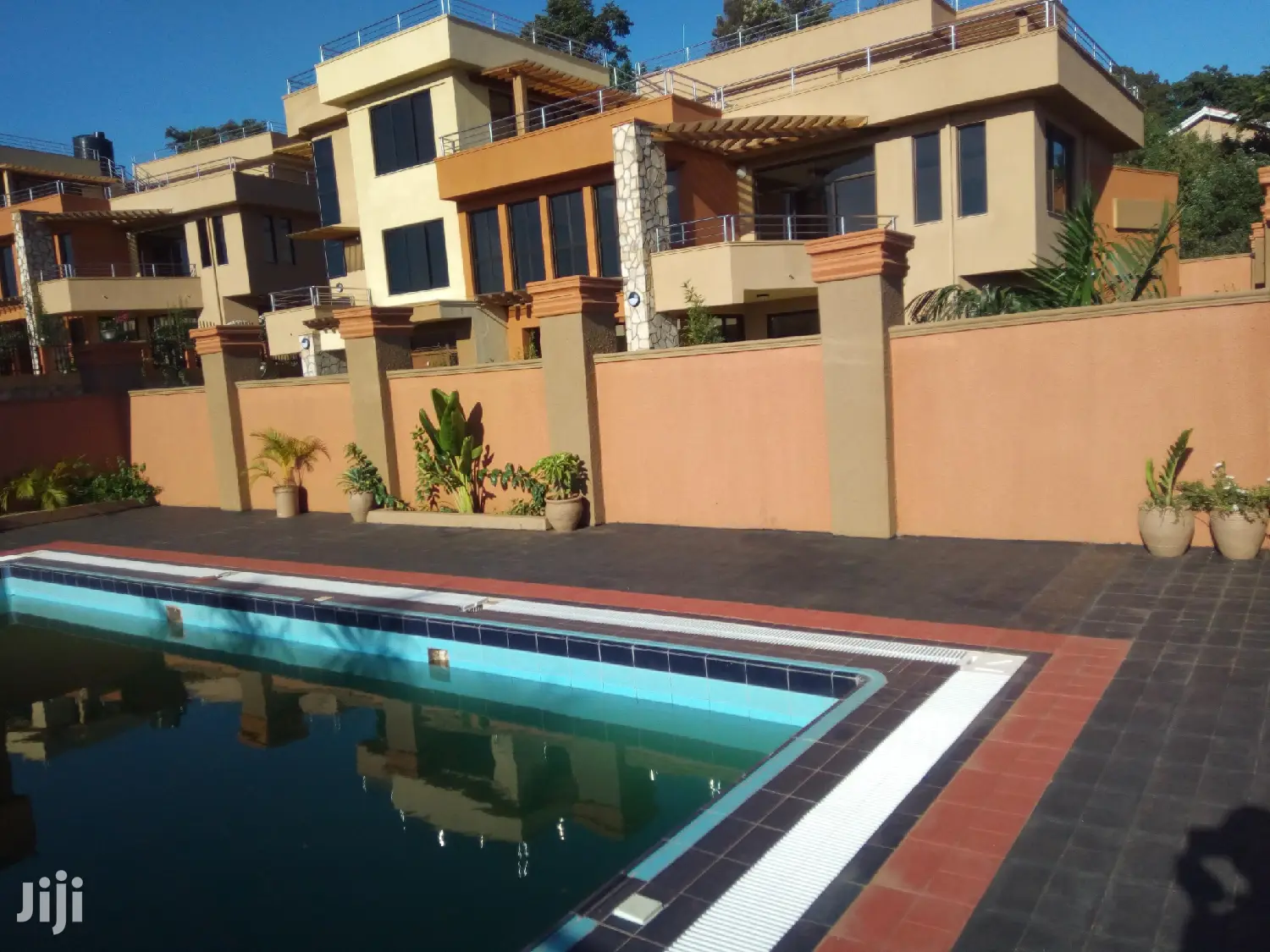 Munyonyo 7 Bedroom Mansion For Sale in Kampala