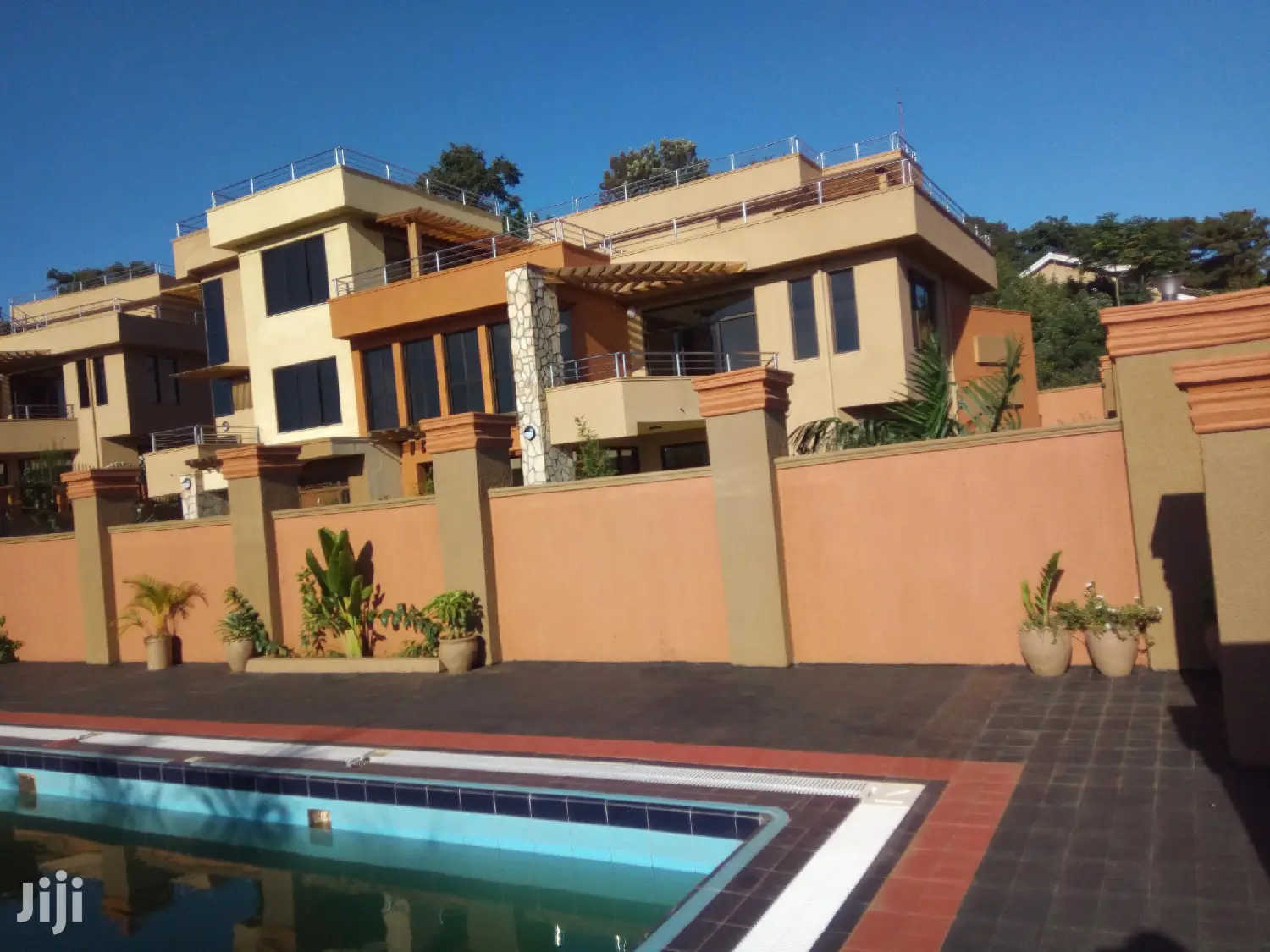 Munyonyo 7 Bedroom Mansion For Sale in Kampala