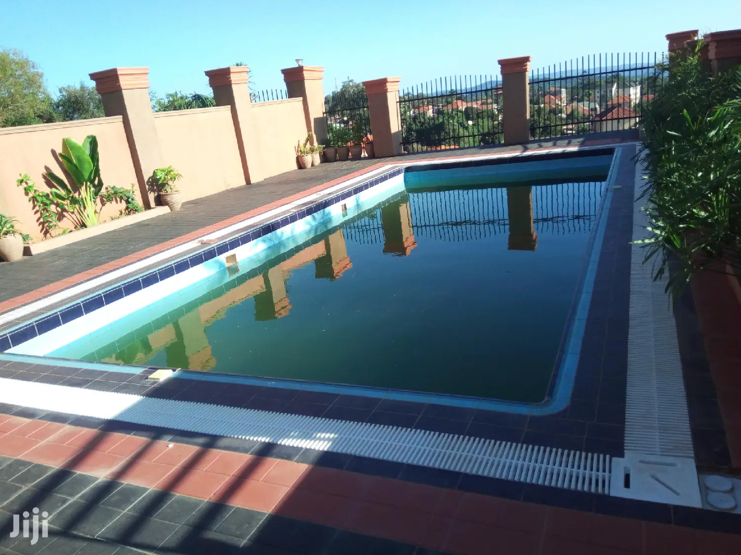 Munyonyo 7 Bedroom Mansion For Sale in Kampala