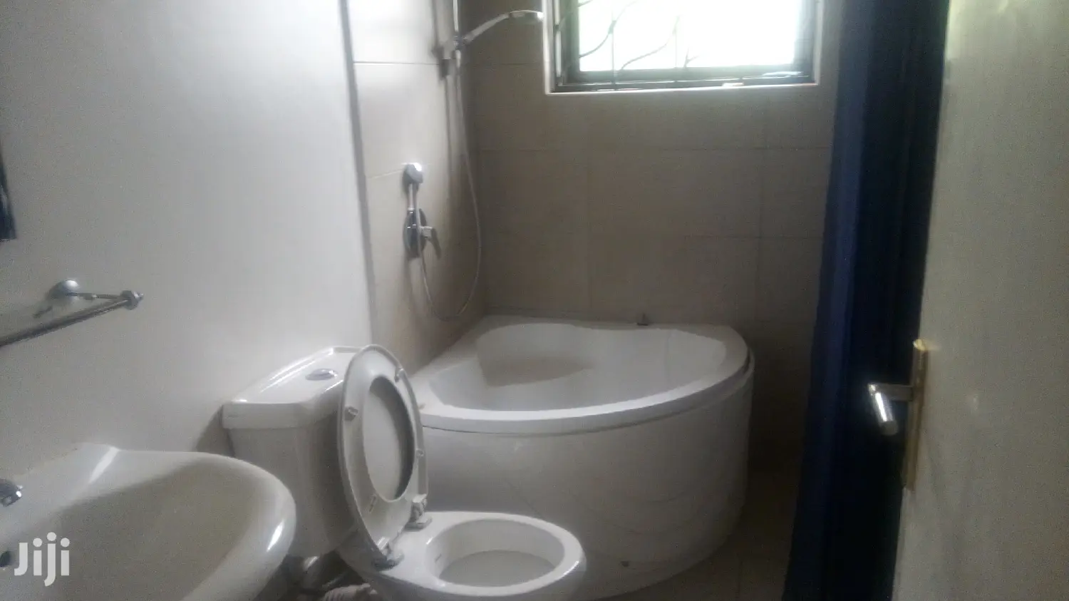 2 Bedroom House In Kololo For Rent in Kampala
