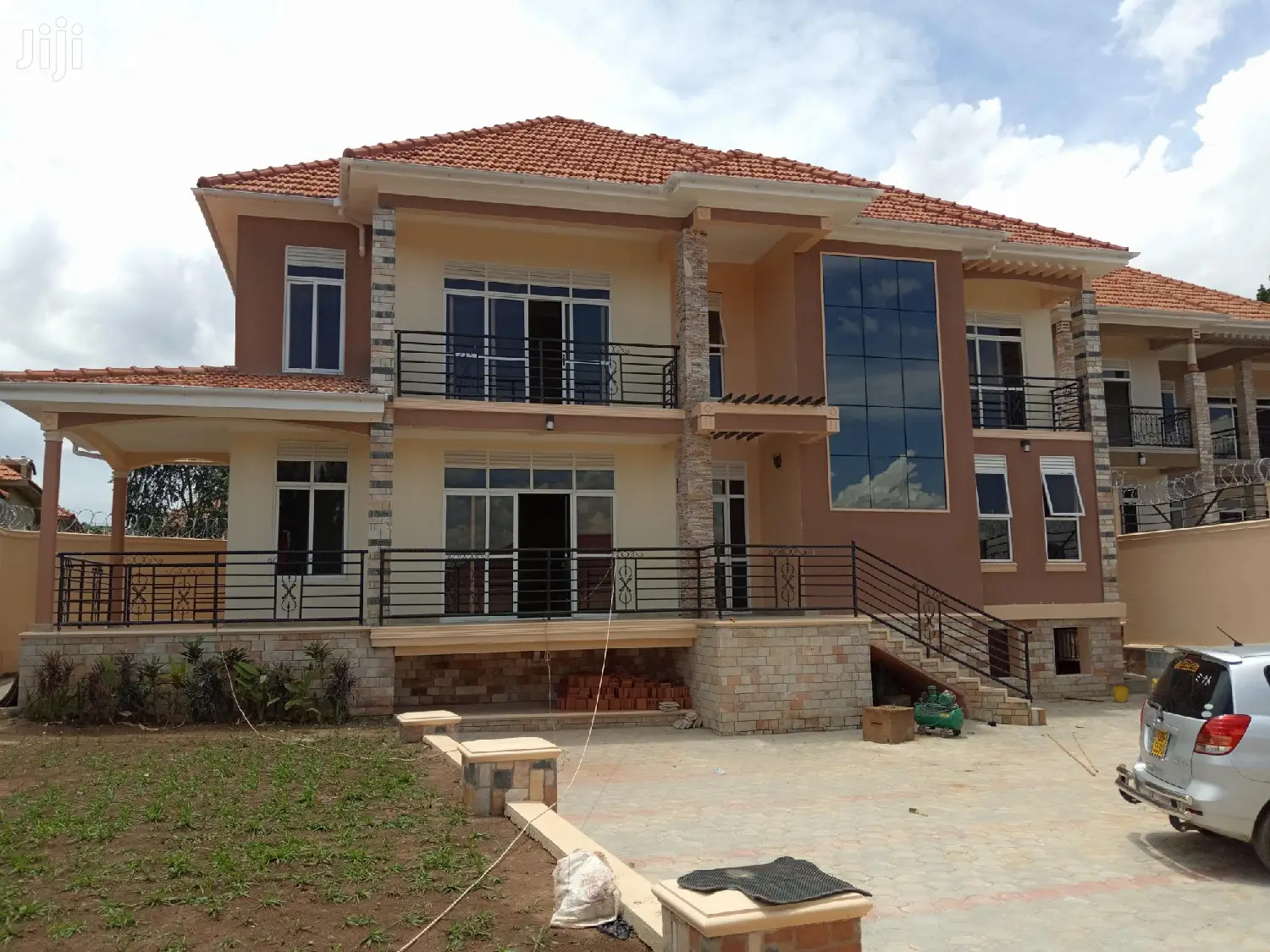6 Bedroom House In Kira For Sale in Kampala