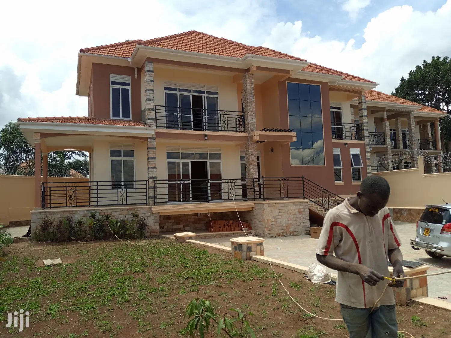 6 Bedroom House In Kira For Sale in Kampala
