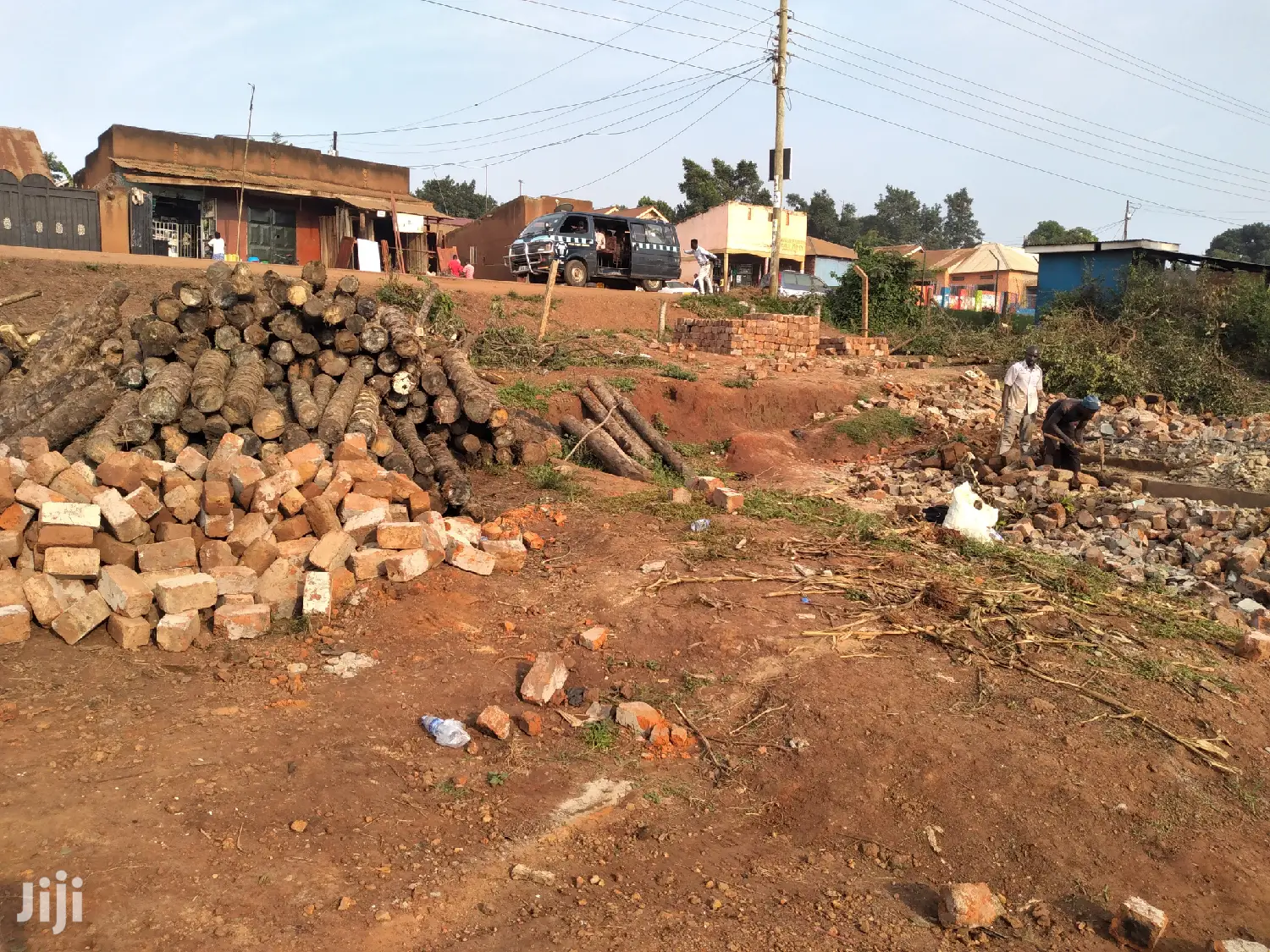 Very Sweet Commercial Plot Measuring Direct on Tarmac Rd in Kampala