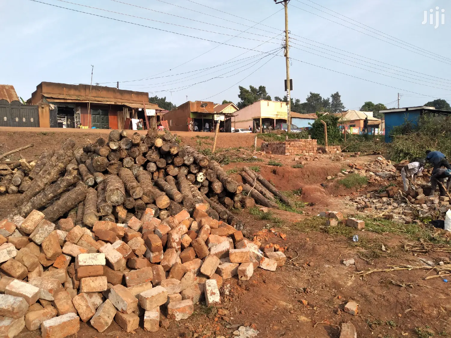 Very Sweet Commercial Plot Measuring Direct on Tarmac Rd in Kampala