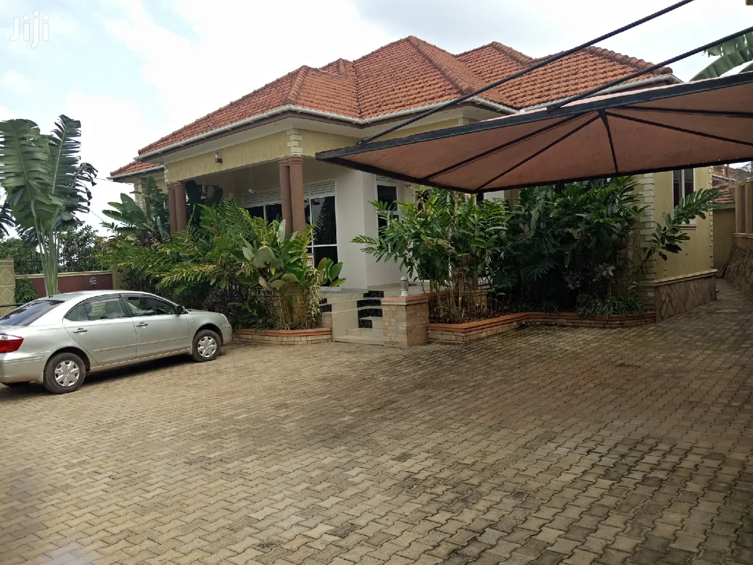 Kira Large Compound Bungaloo on Sell in Kampala