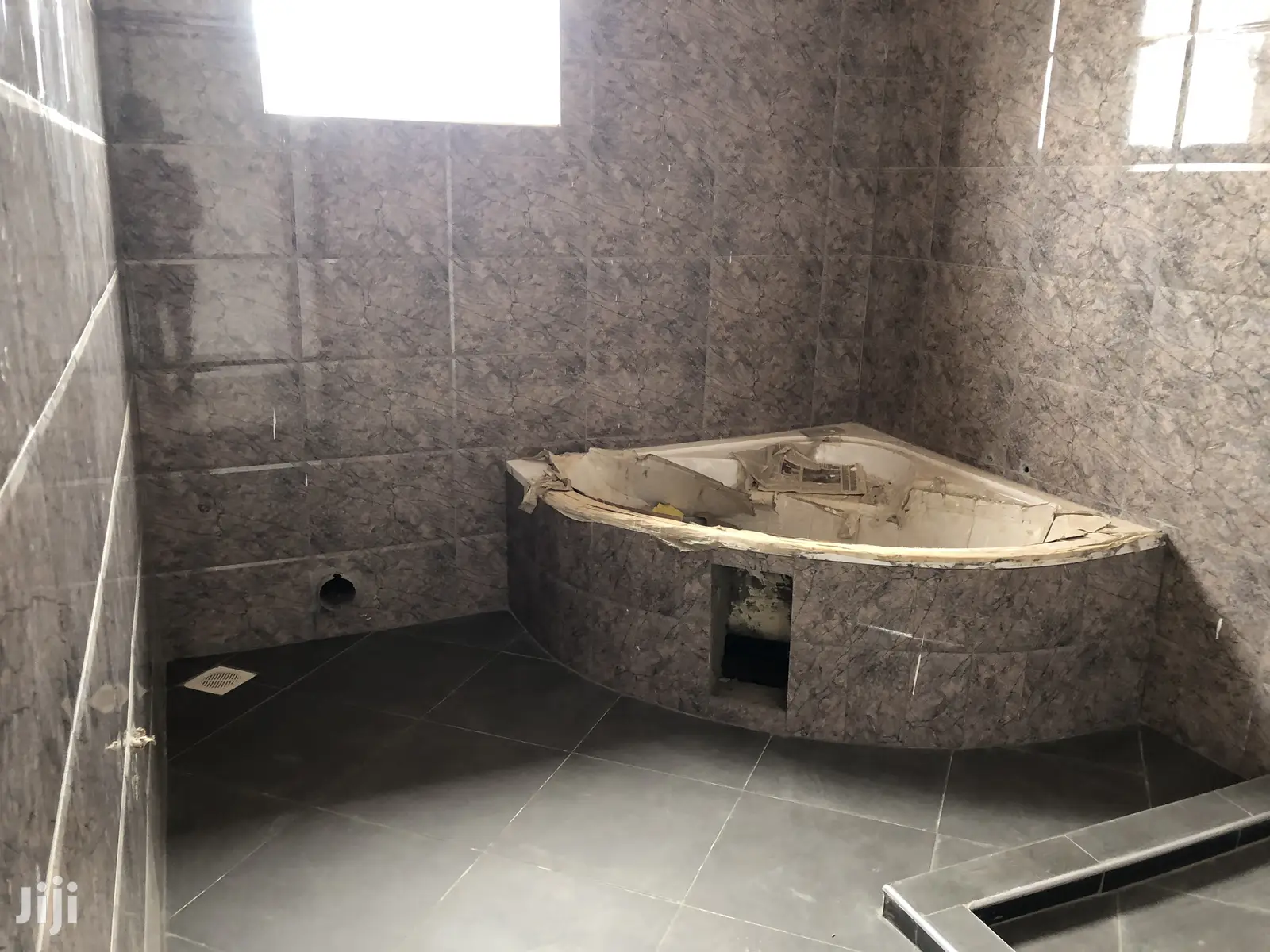Kira Six Bedroom Mansion For Sale in Kampala