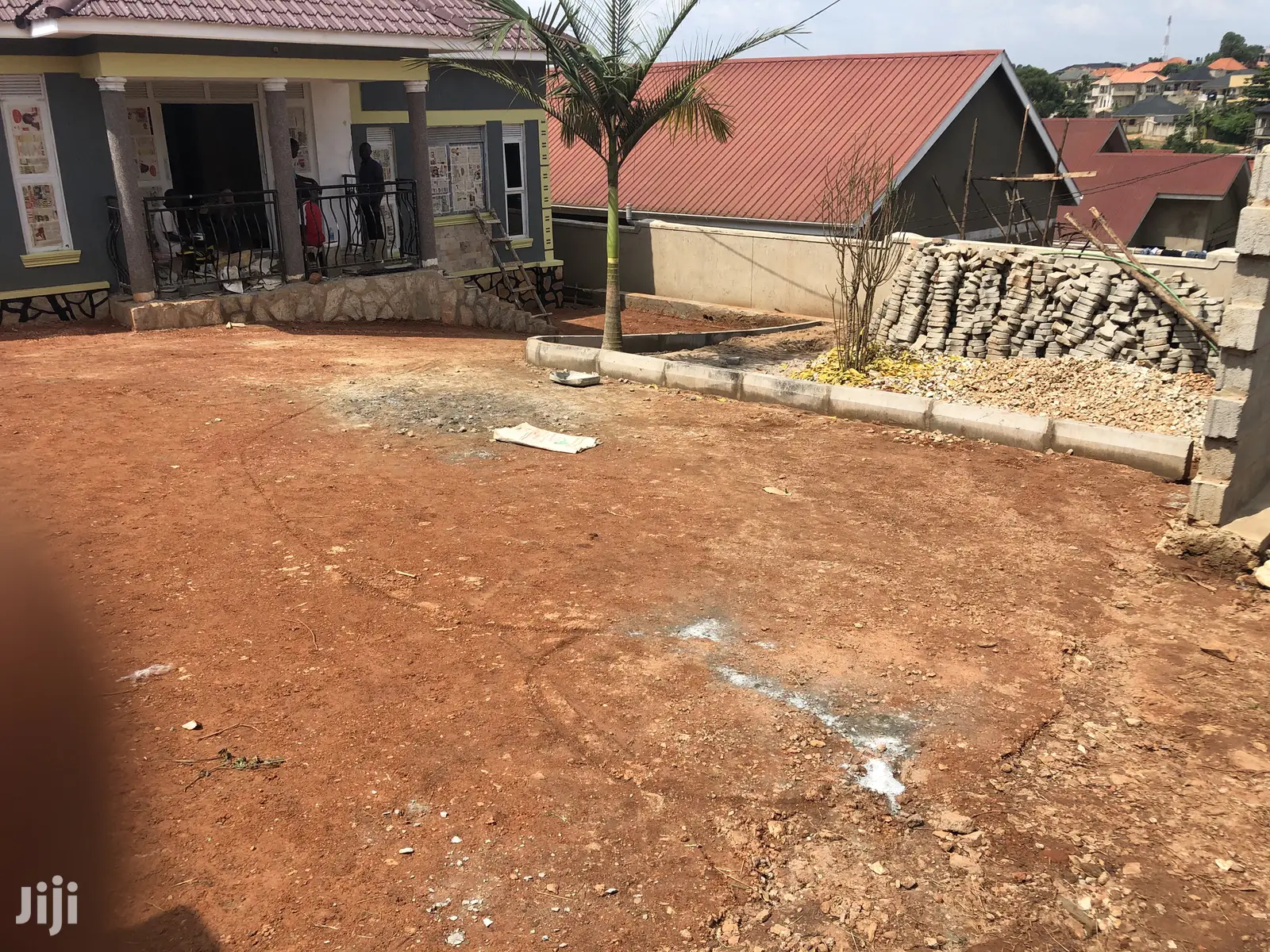 Kira Bungaloo on Sell in Kampala