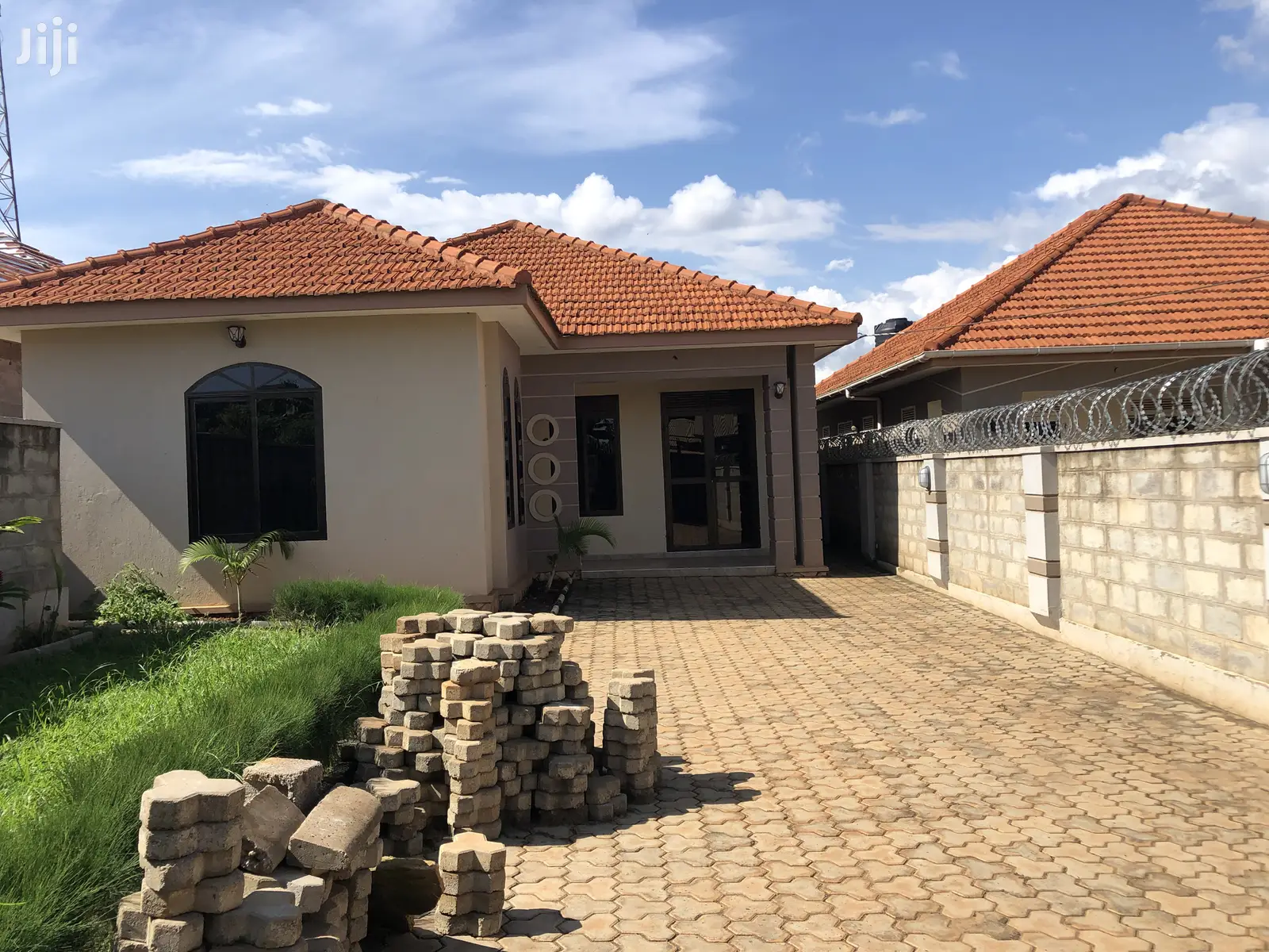 NAJERA Modern Posh Beauty on Sell in Kampala