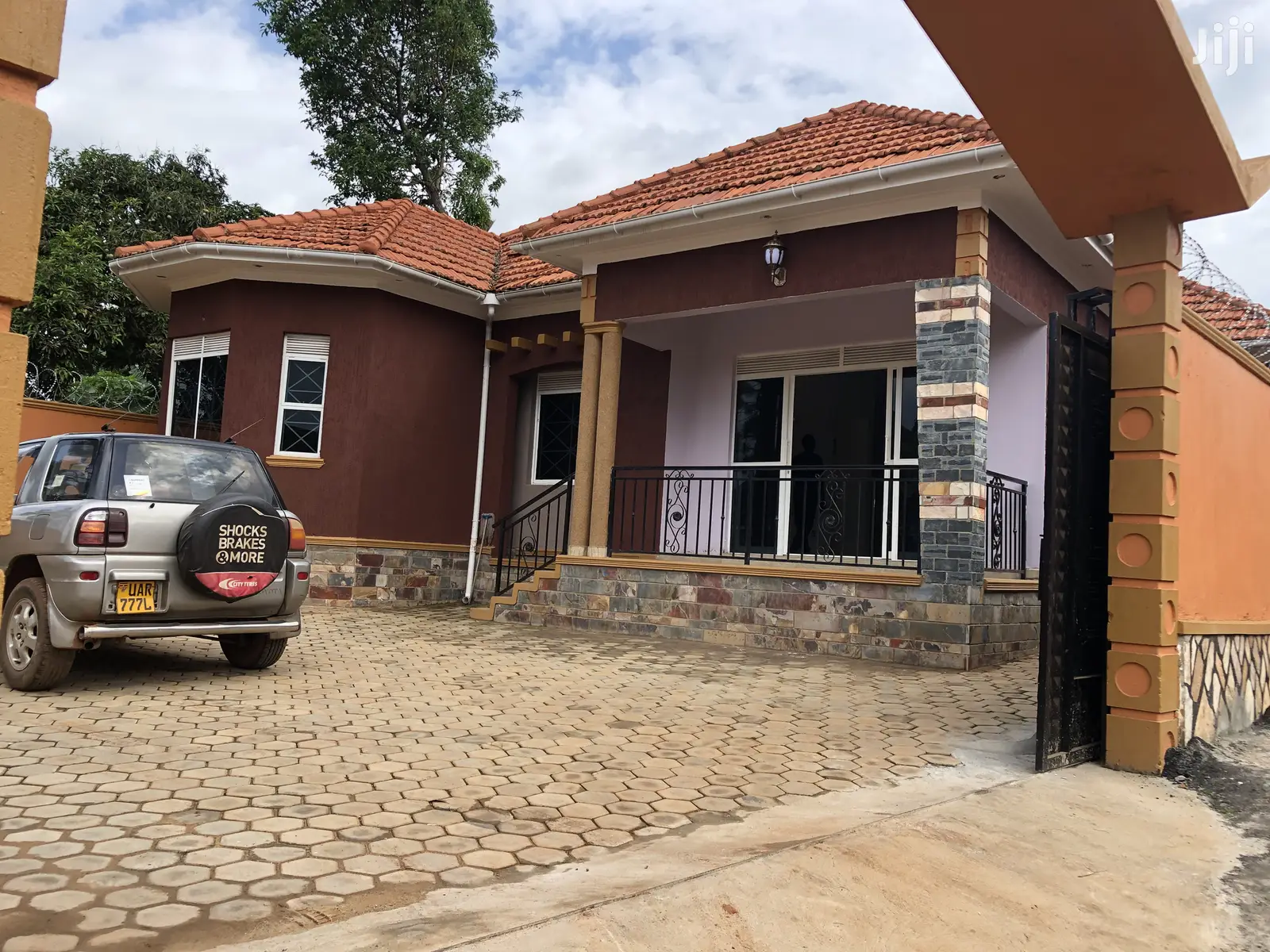 Hot,Kira Mamerito Road House On Sell in Kampala