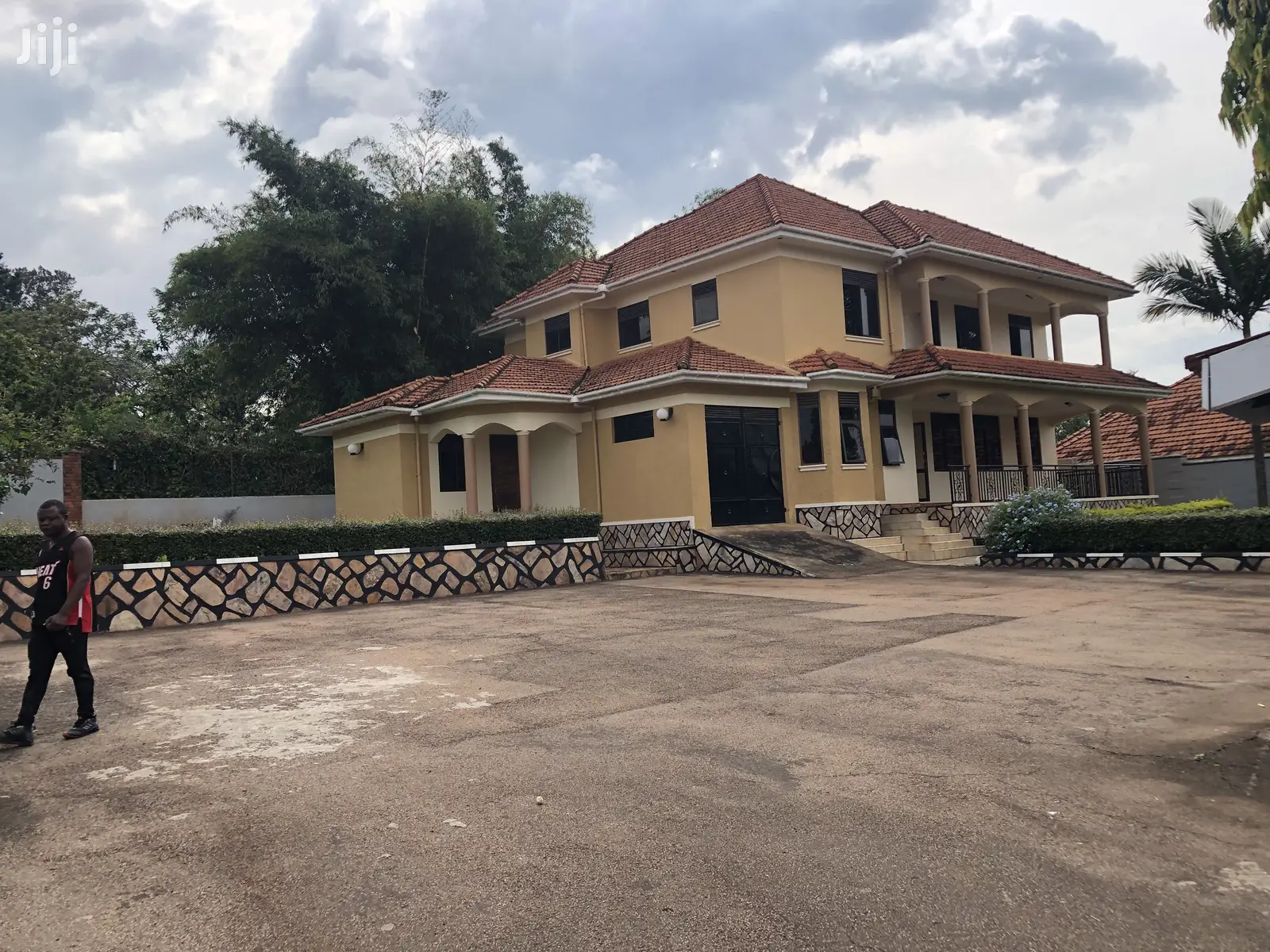 Bunga Gaba Road Palatial Mansion on Sell in Kampala