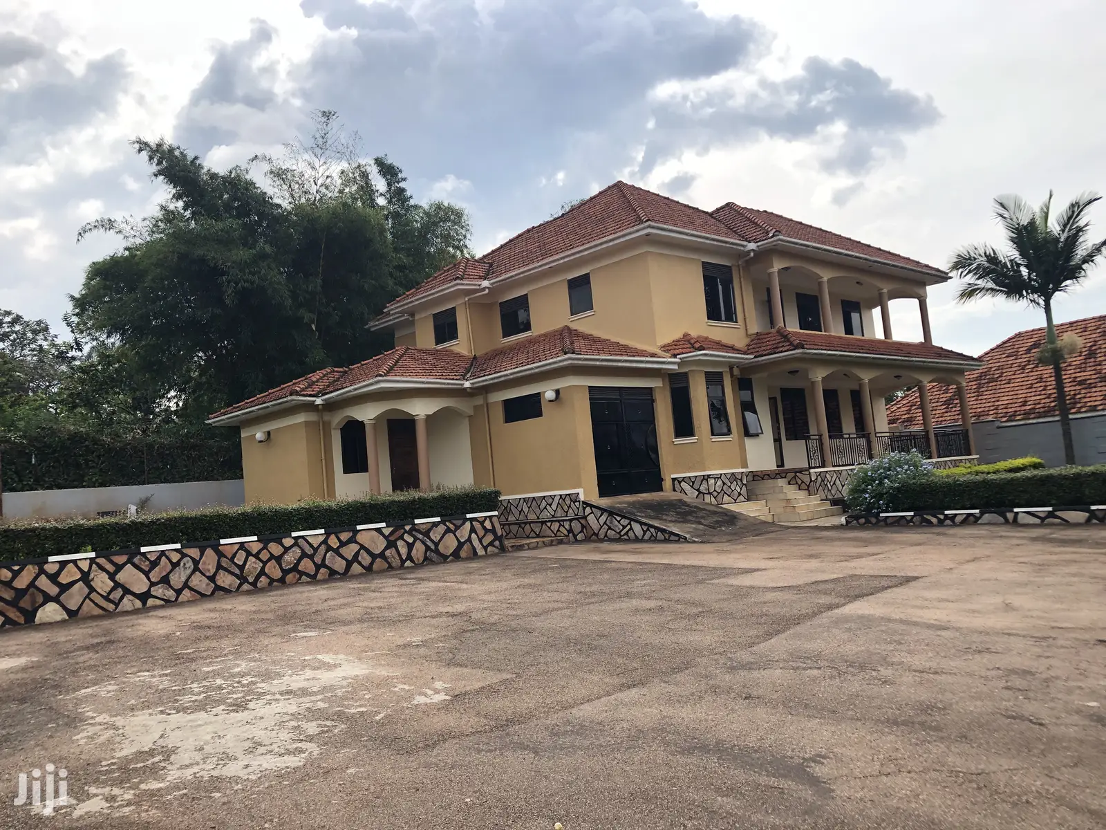 Bunga Gaba Road Palatial Mansion on Sell in Kampala