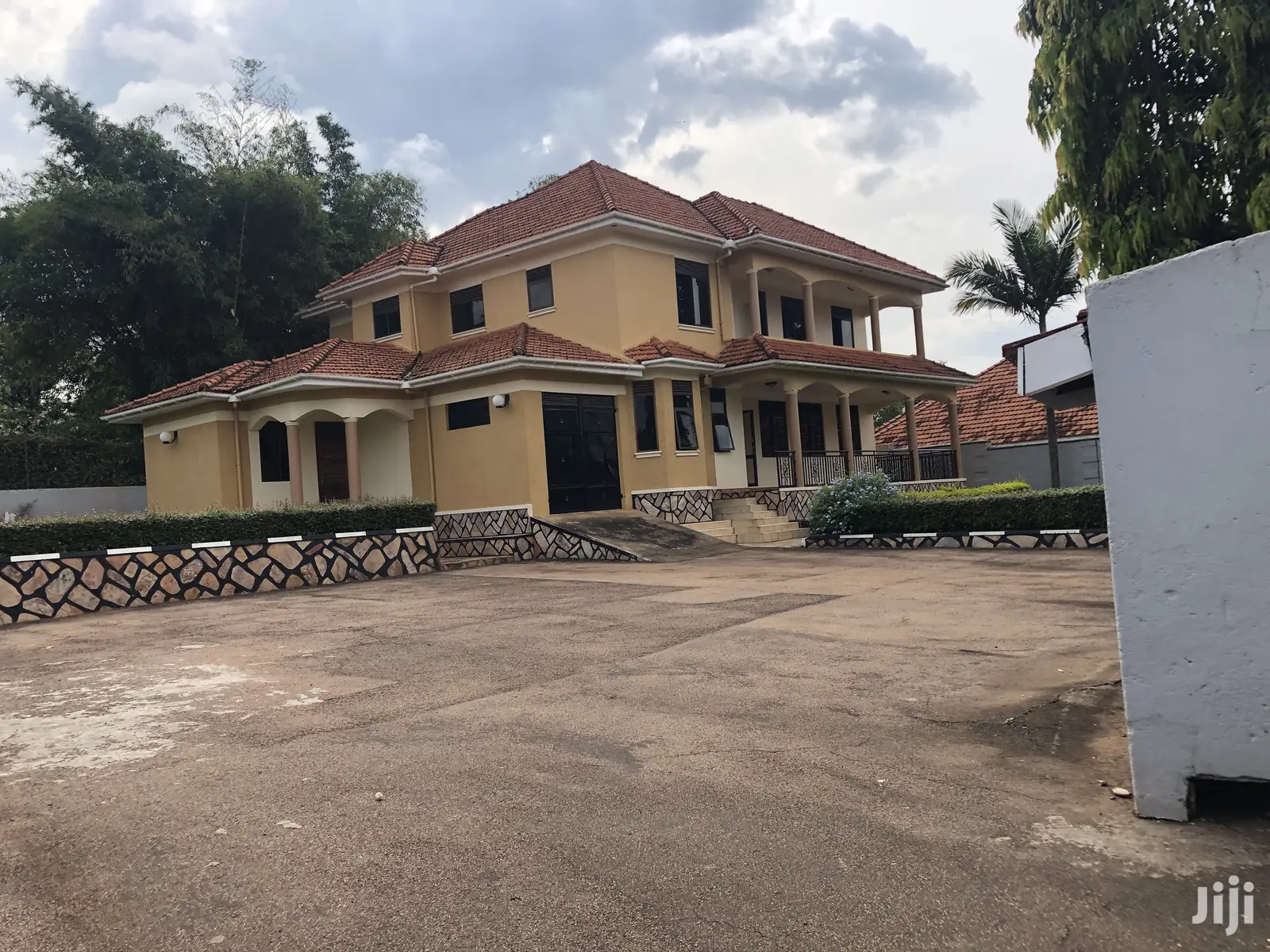 Bunga Gaba Road Palatial Mansion on Sell in Kampala