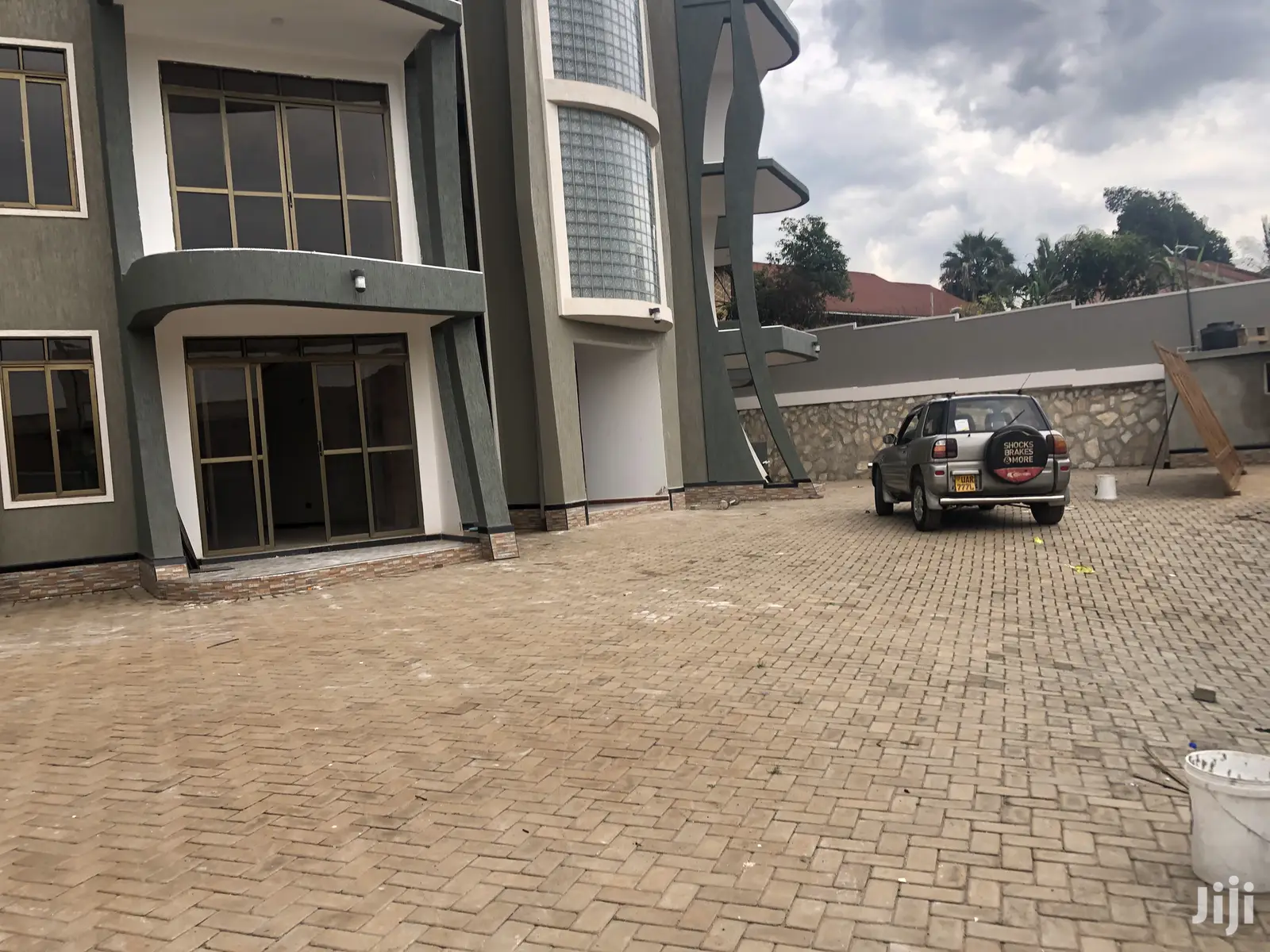 Kiwatule 3 Bedroom Condominiums By The Tarmack On Sell in Kampala