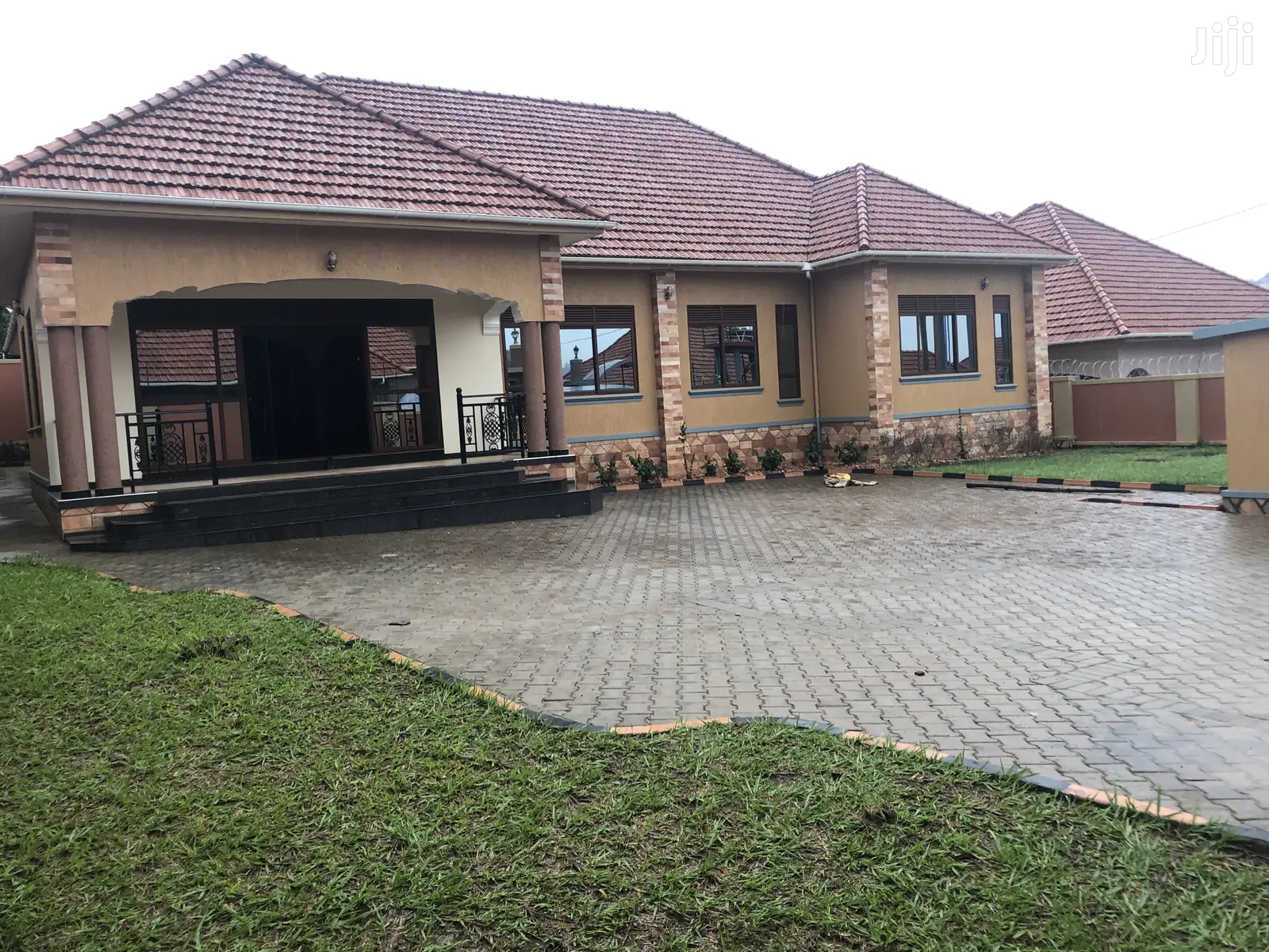 Mutungo Magnificent Bungalow on Sell in Kampala