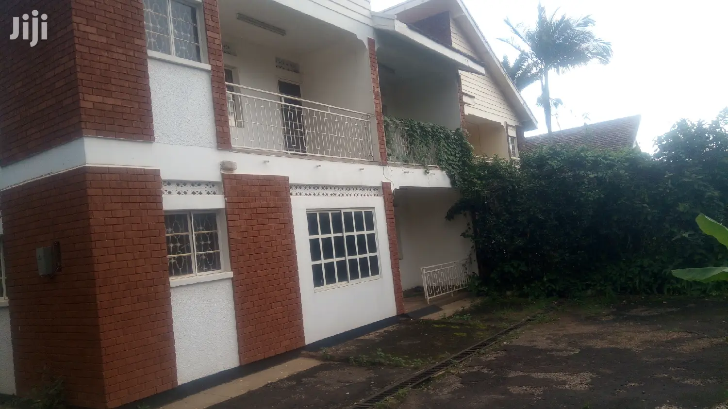 Spacious Town House in Kampala