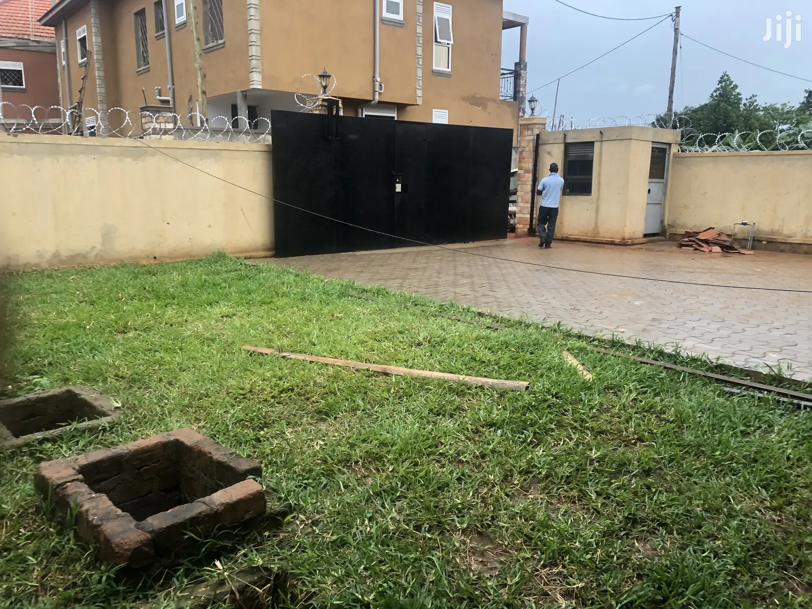 Kiira Beautiful Brand New House on Sell in Kampala