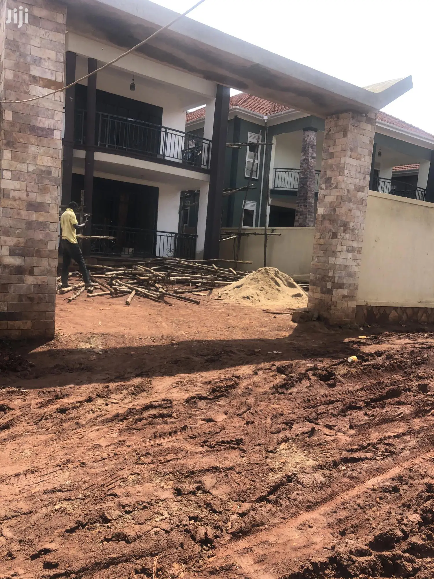 6 Bedroom Mansion In Kira For Sale in Kampala