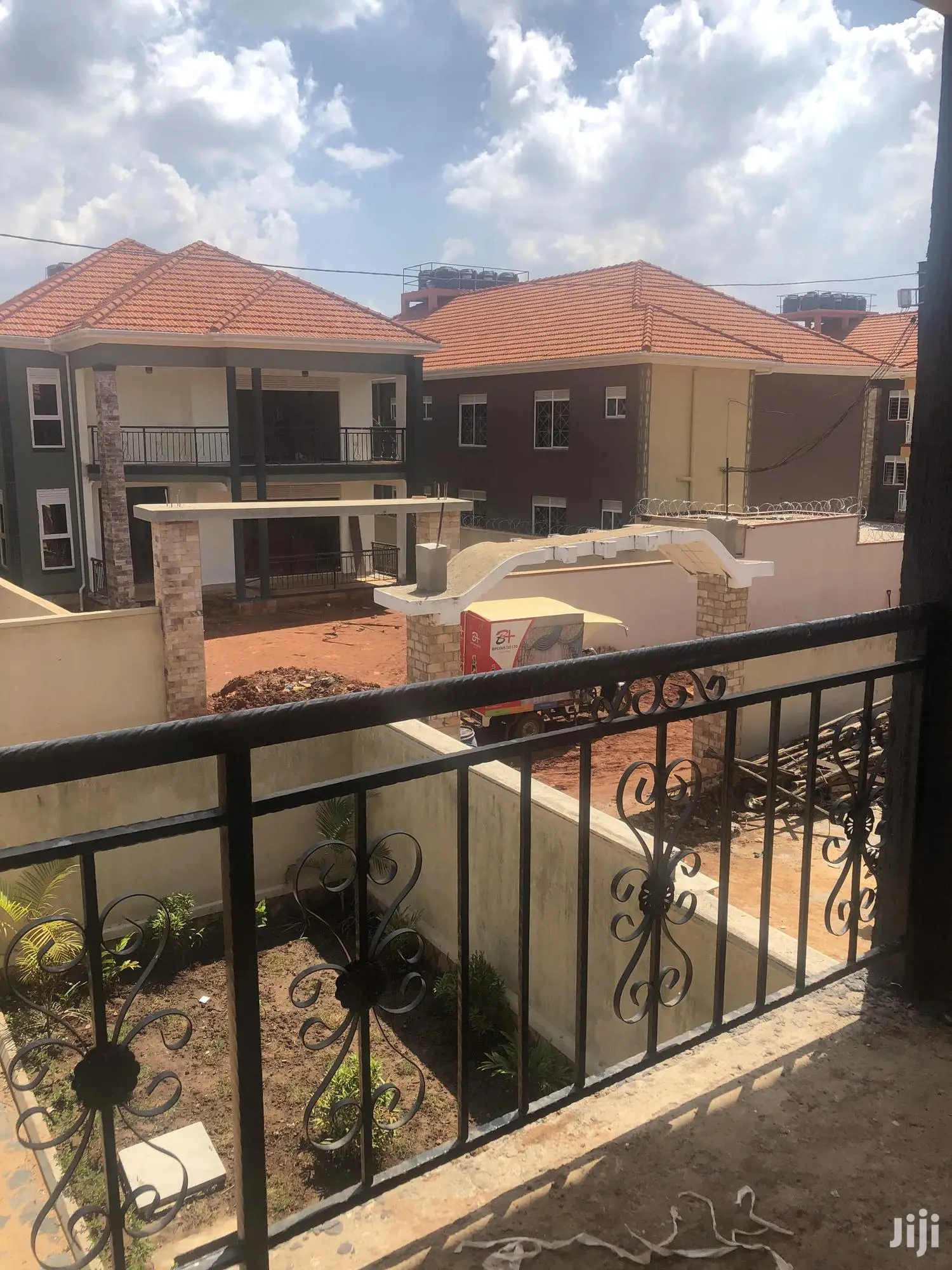 6 Bedroom Mansion In Kira For Sale in Kampala