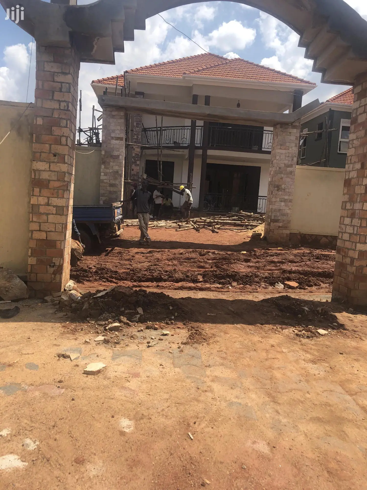 6 Bedroom Mansion In Kira For Sale in Kampala