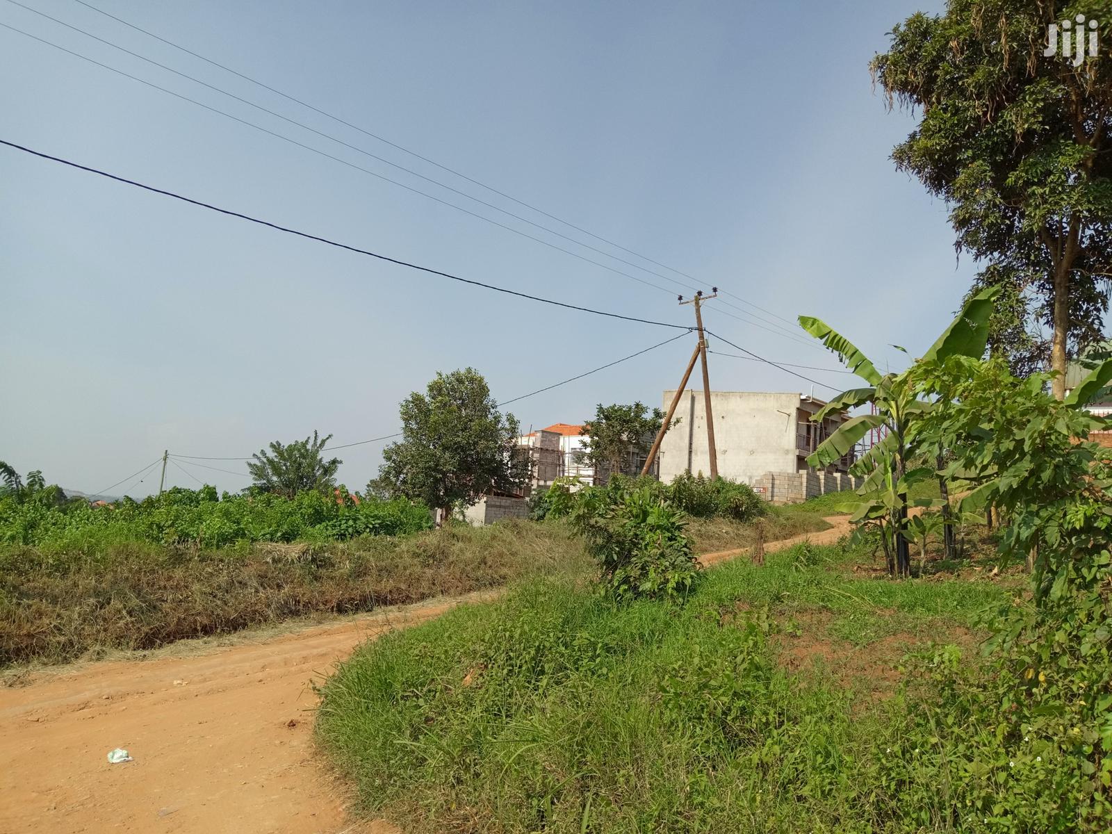 Kira Kimwani 25 Decimals Near Tarmack Plot on Sell in Kampala