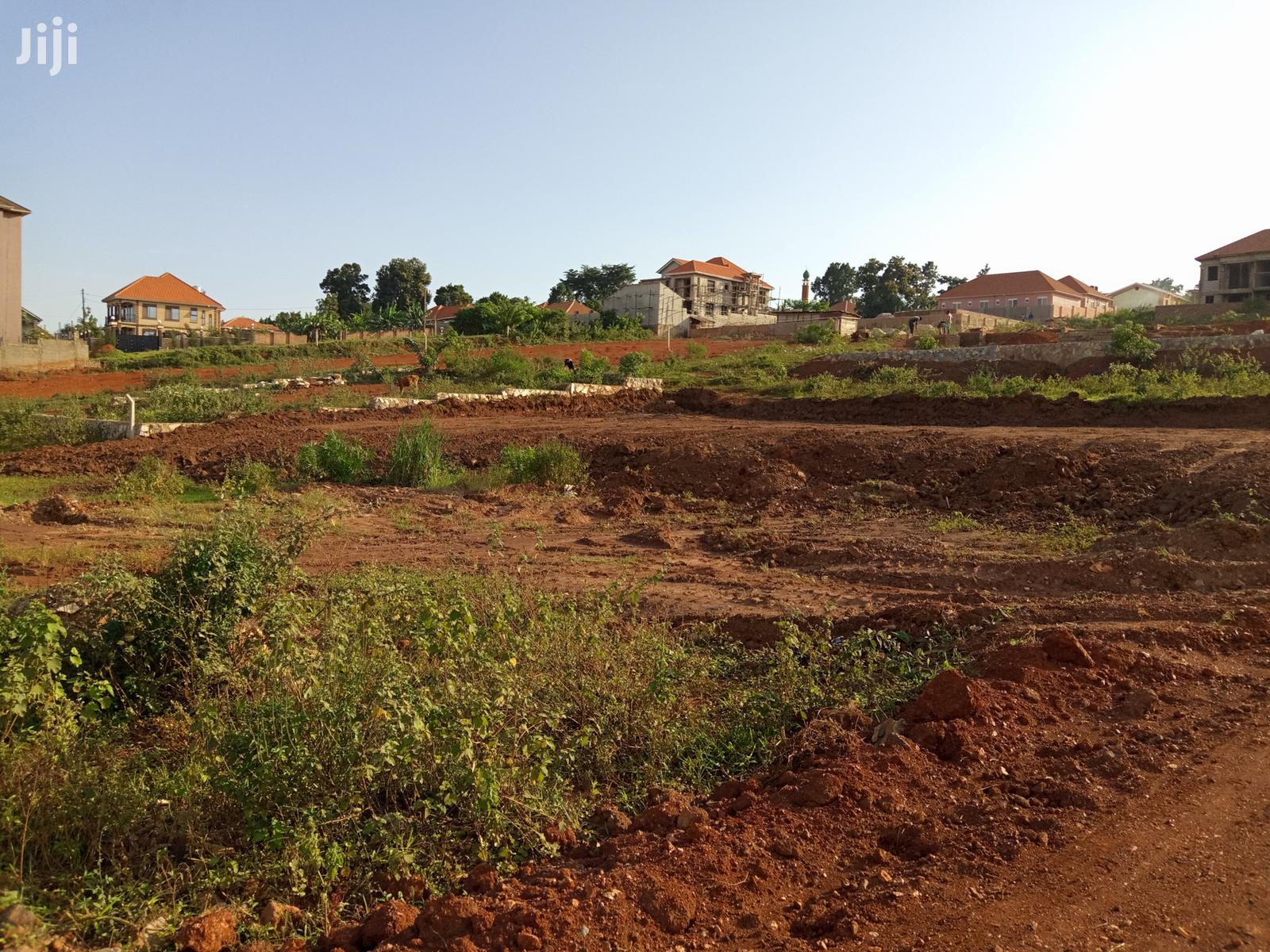Kira Kimwani 25 Decimals Near Tarmack Modern Land on Sell in Kampala