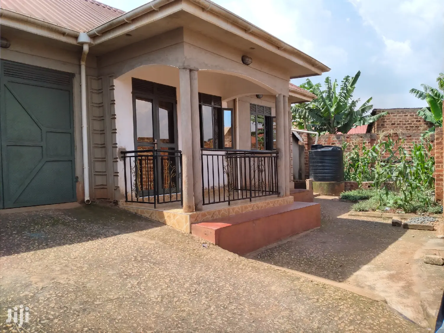 Verybeautiful Home In Well Fence Quicksale In Namasuba Ndeje in Kampala