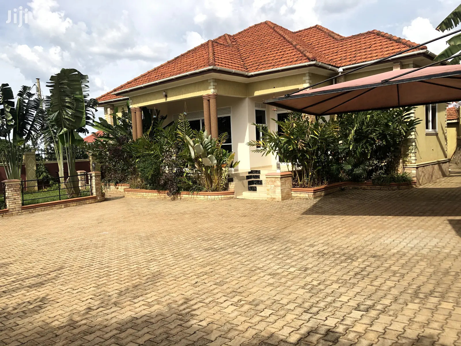 Kiira Magnificent Modern Mansion on Sale in Kampala